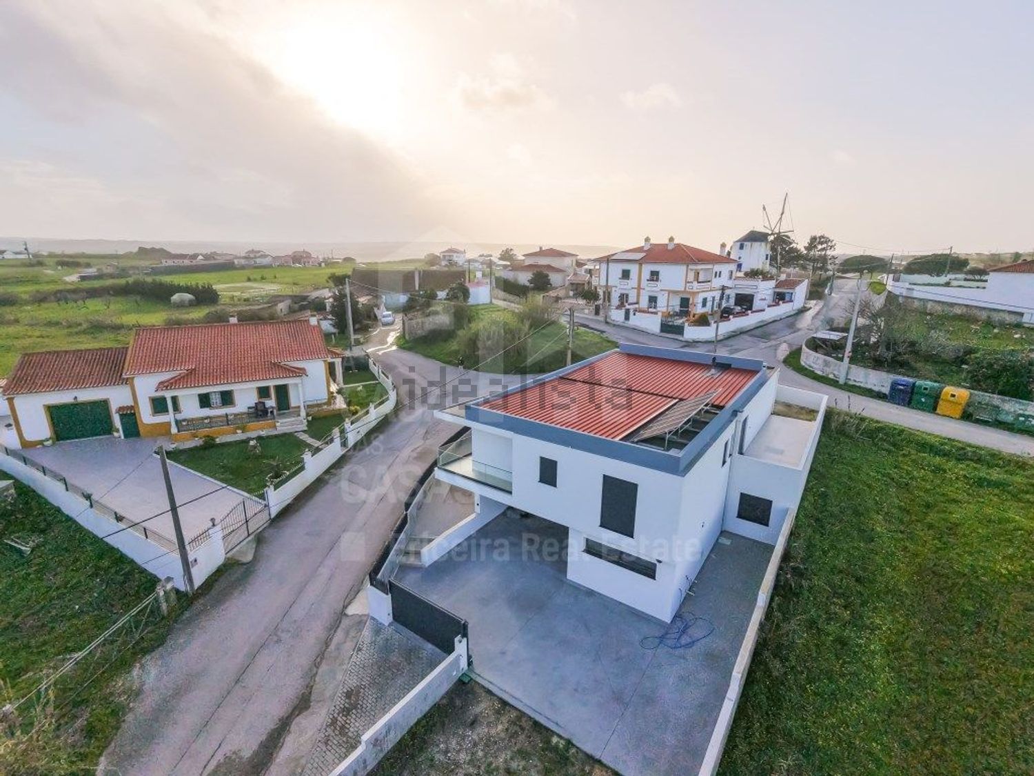 小楼房或独栋别墅出售在Encarnação - 游泳池