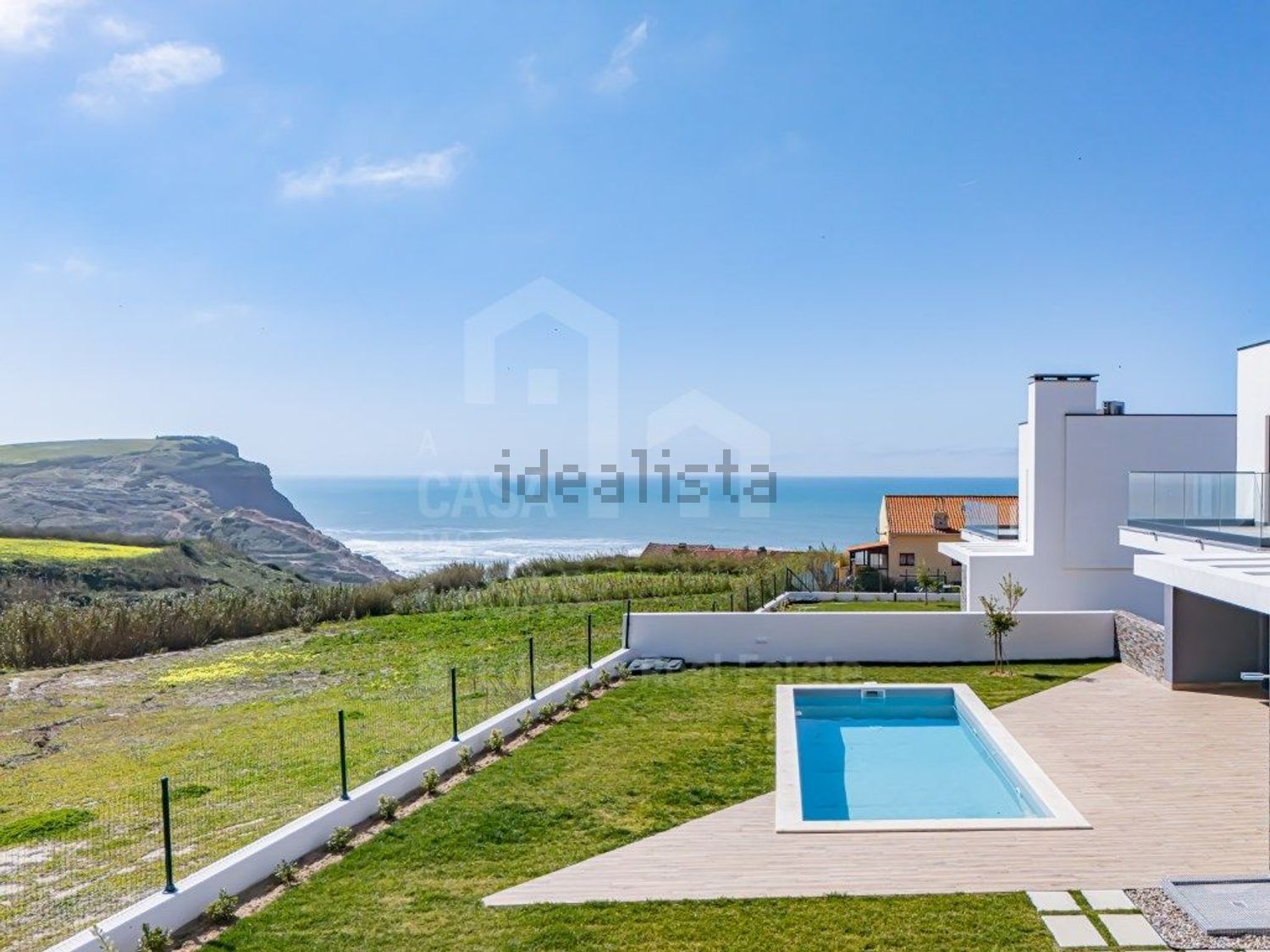 小楼房或独栋别墅出售在São Pedro da Cadeira - 游泳池