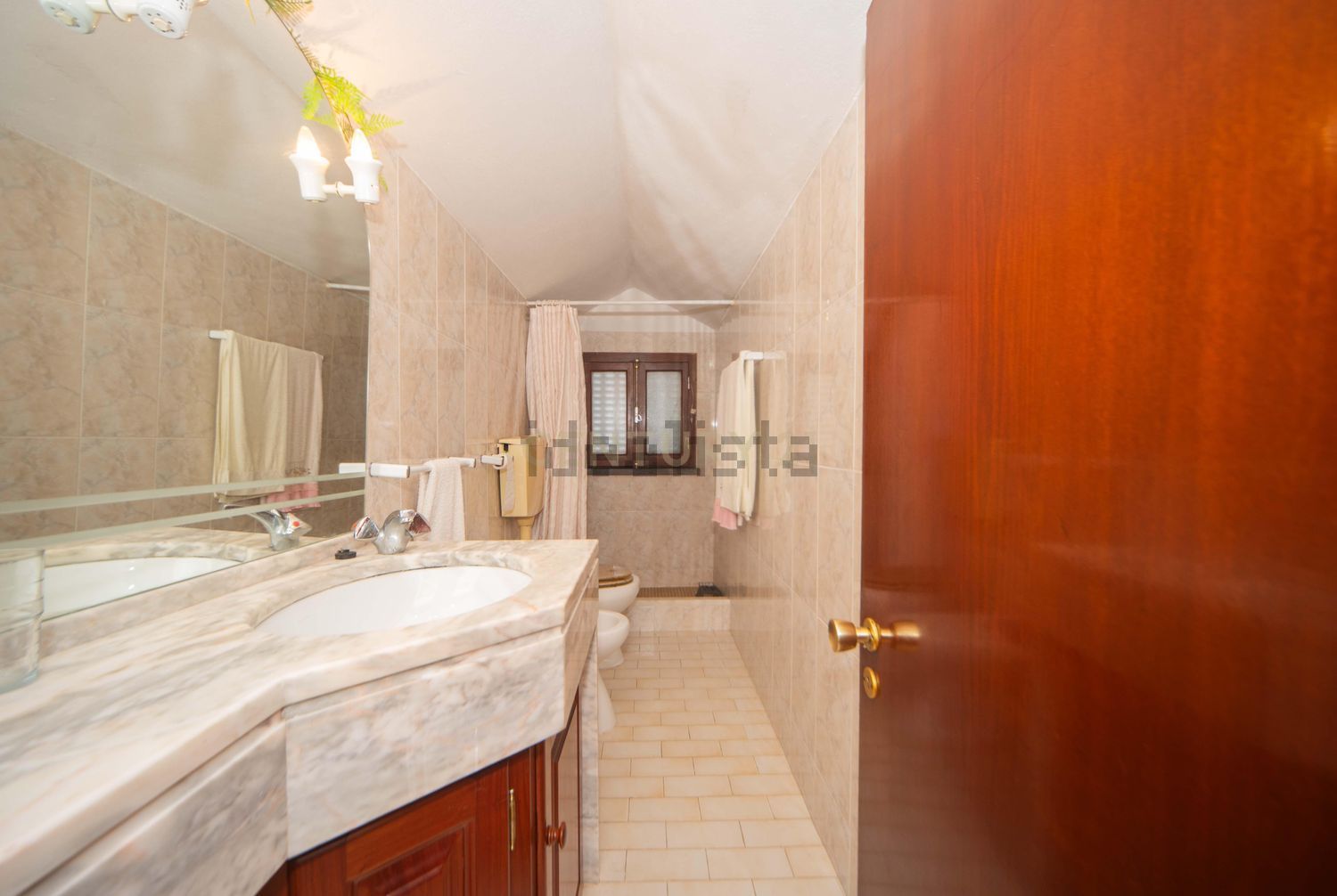 小楼房或独栋别墅出售在Rua das Palmeiras, 7 - 卫生间