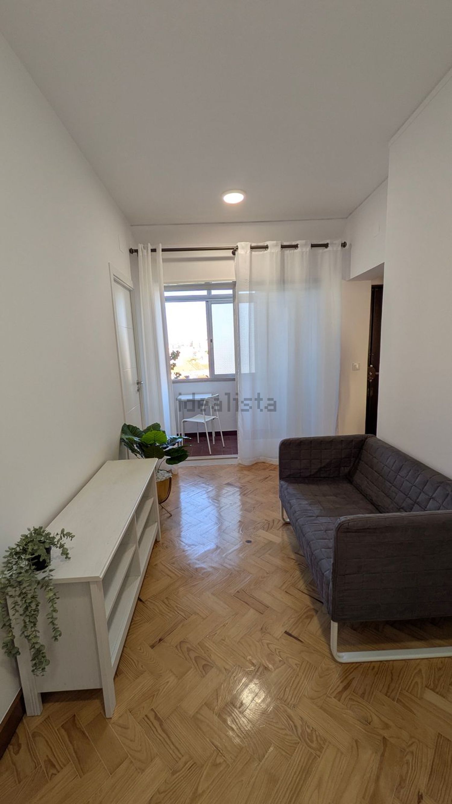 出租房间在Avenida Conde de Oeiras, 12 - 客厅