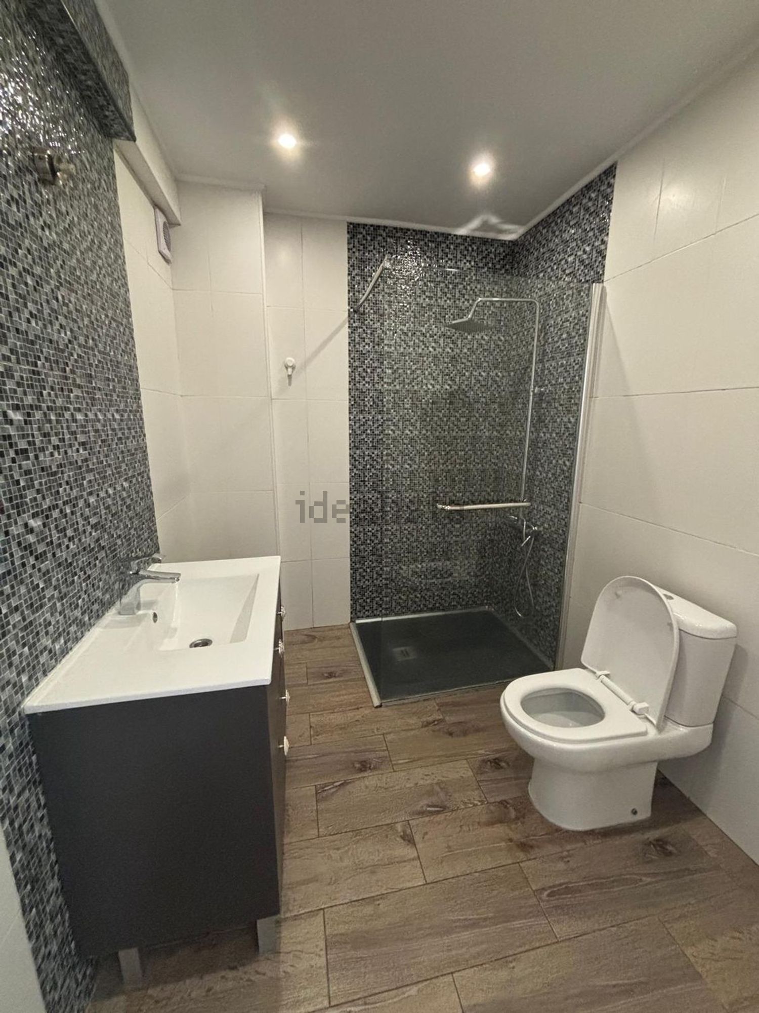 出租公寓 t2在Moita - 卫生间