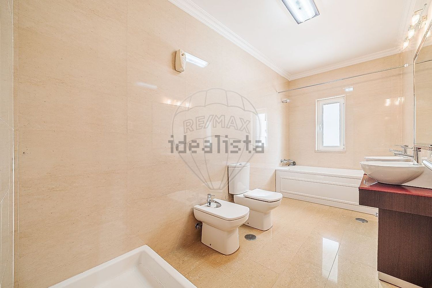 小楼房或独栋别墅出售在Rua Jorge Peixinho - 卫生间