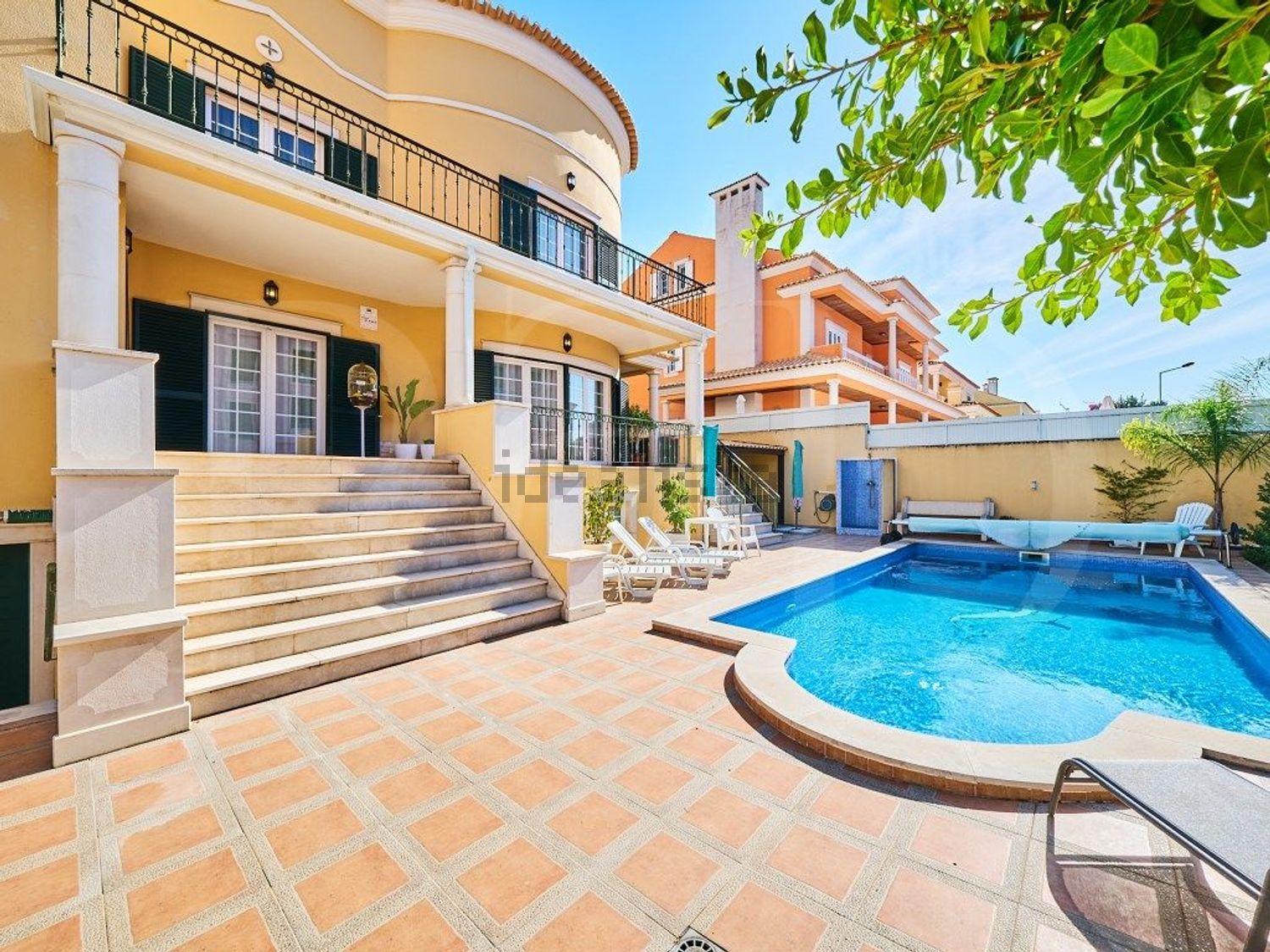 小楼房或独栋别墅出售在Rua Bartolomeu Perestelo, 189 - 游泳池