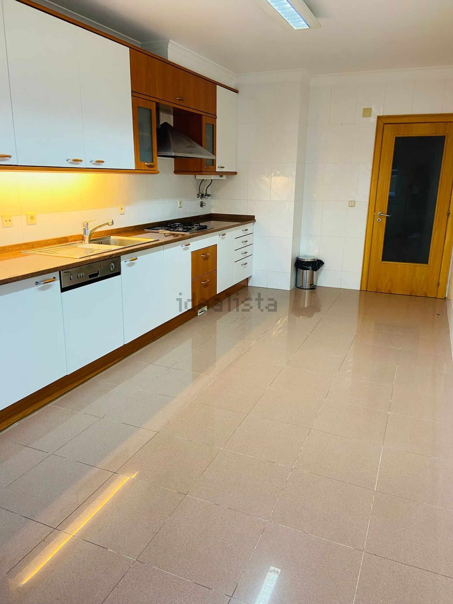 出租公寓 t2在Avenida Edmundo Lima Basto, 7 n - 厨房