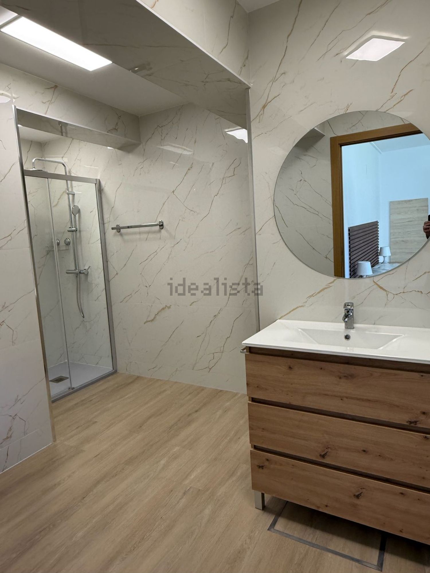 T0（单人公寓）出售在Rua Major Rosa Bastos, 17 - 卫生间