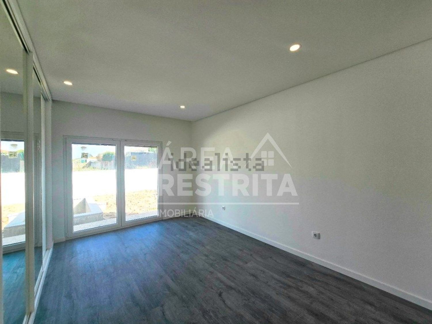 小楼房或独栋别墅出售在Rua Nova da Jardia - 居住