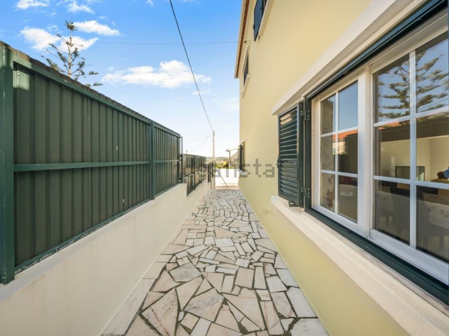 小楼房或独栋别墅出售在Rua da Liberdade - 阳台