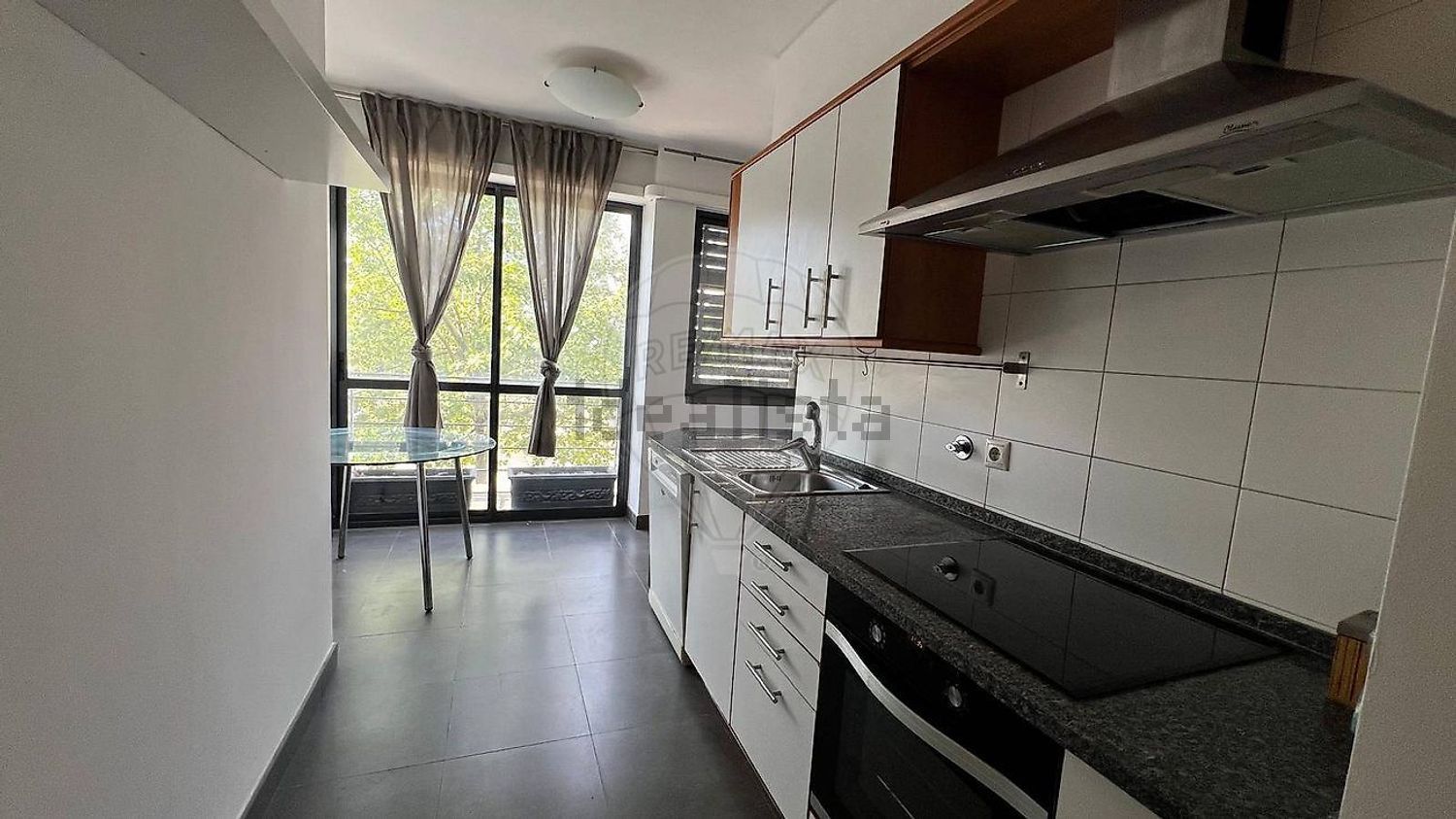 出租公寓 t2在Alameda dos Oceanos - 厨房