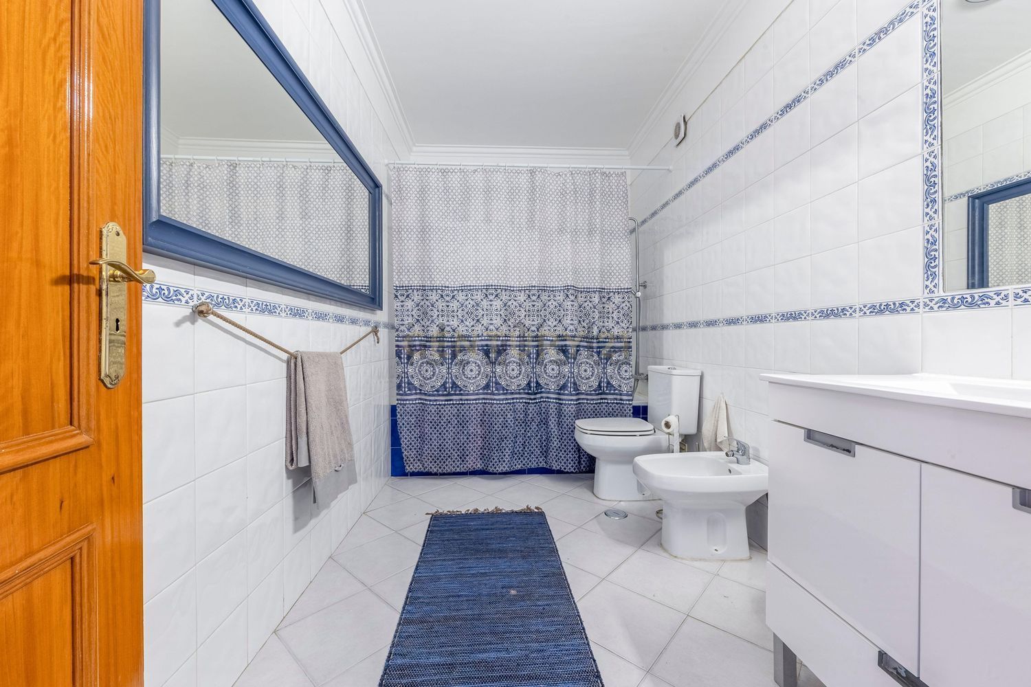 公寓 t4出售在Rua David Mourão-Ferreira s/n - 卫生间