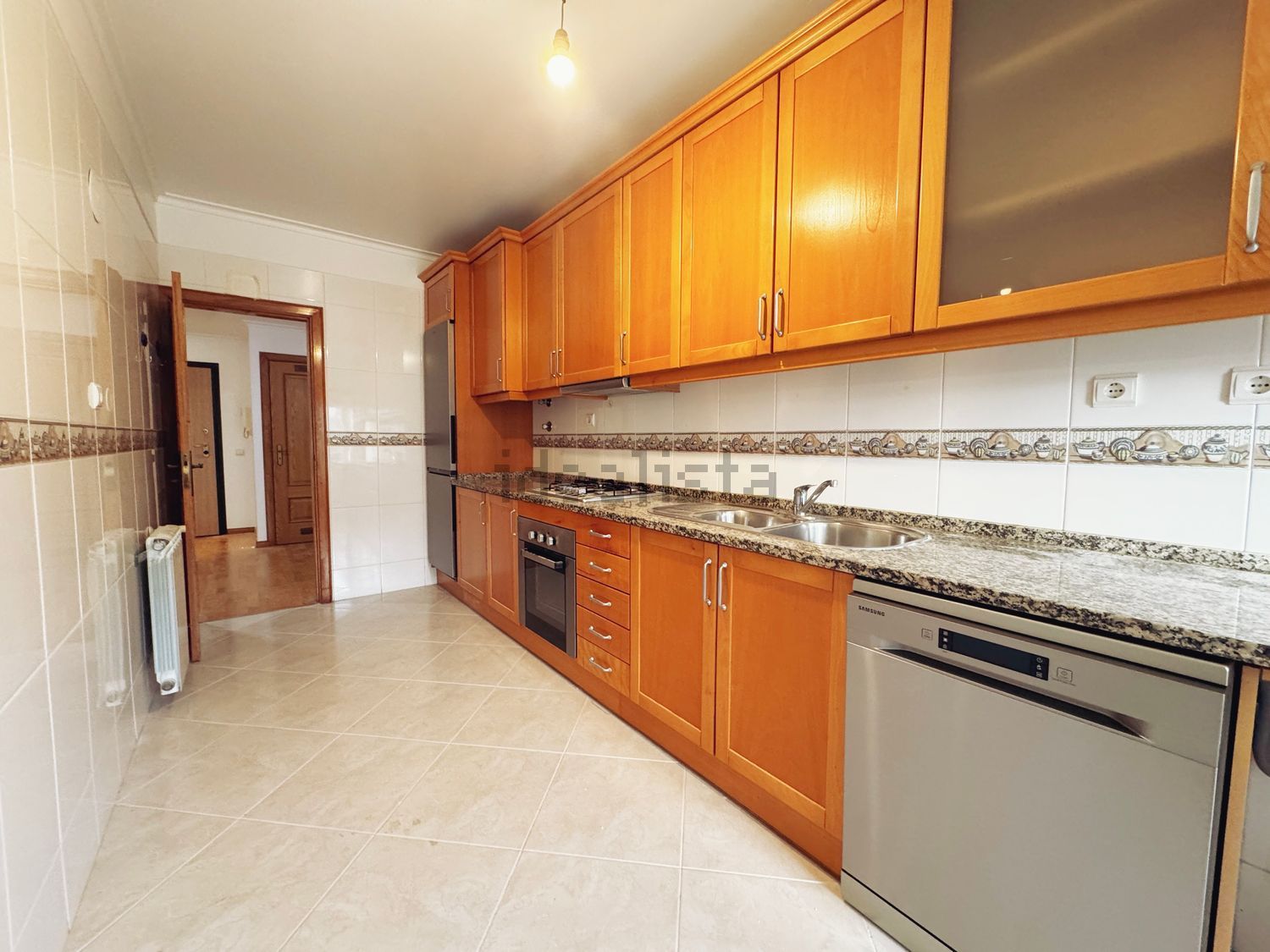 出租公寓 t3在Rua Raúl Pereira de Sousa, 13 - 厨房