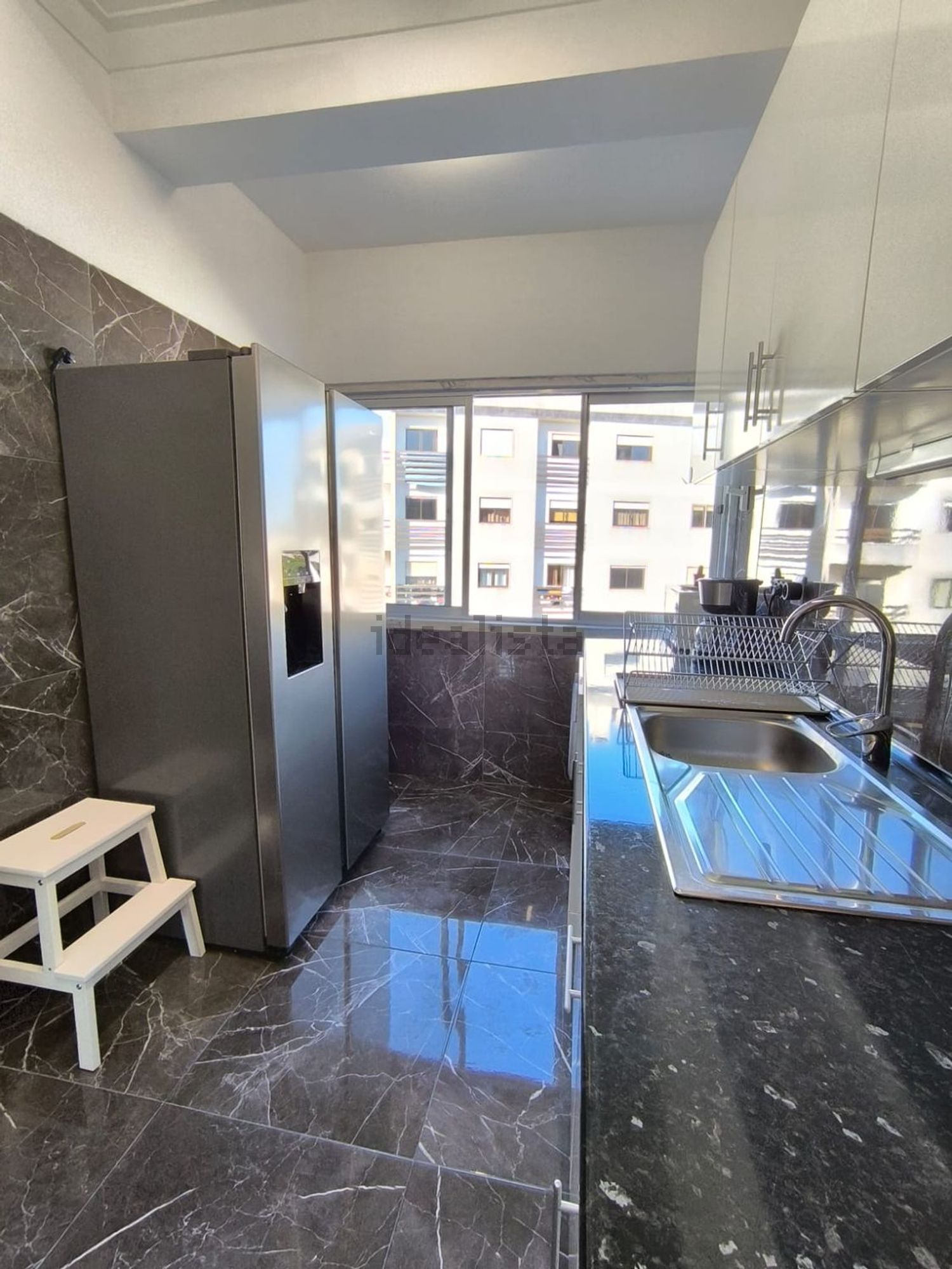 出租房间在Rua Aquilino Ribeiro - 厨房