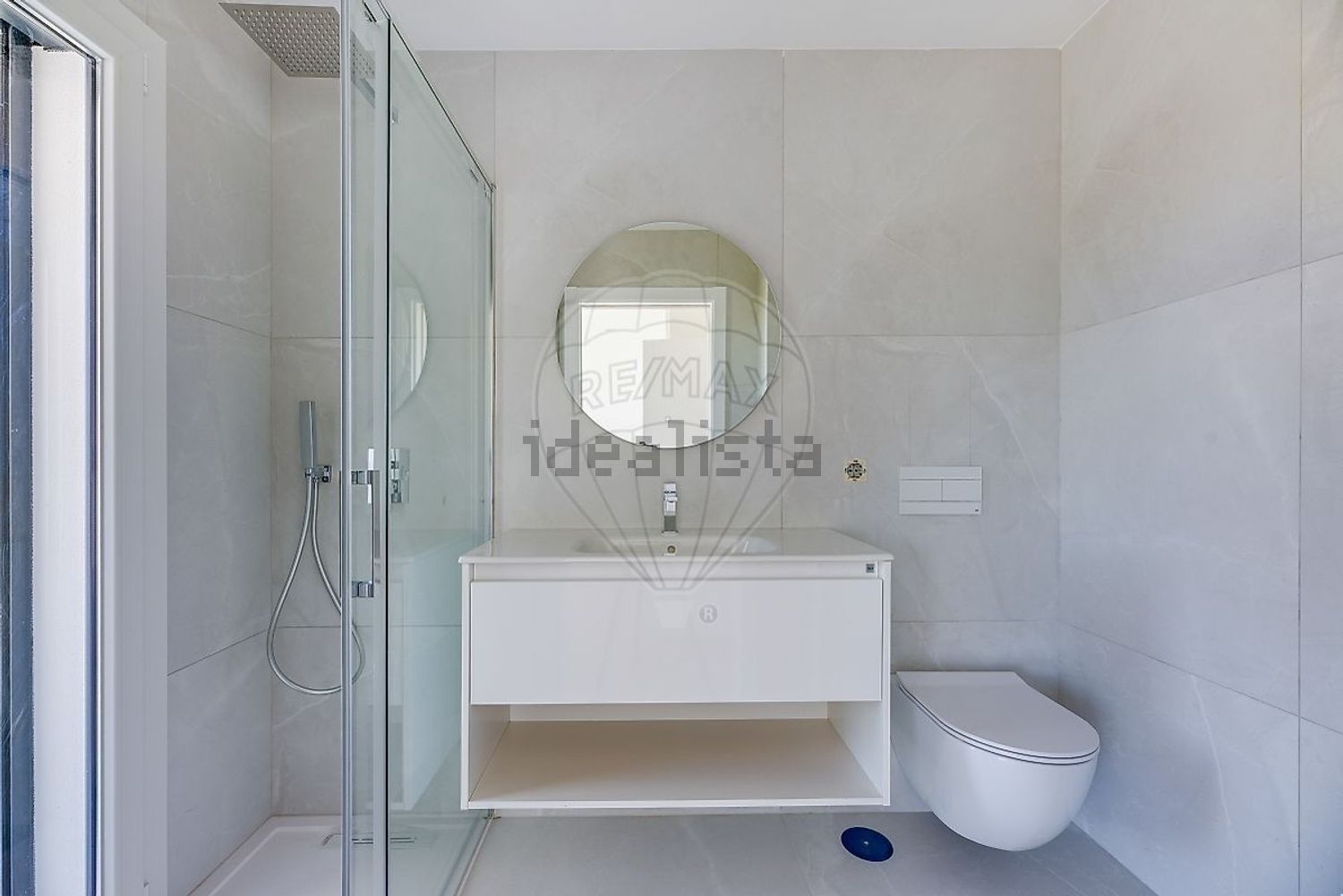 小楼房或独栋别墅出售在Rua da Cruzinha - 卫生间