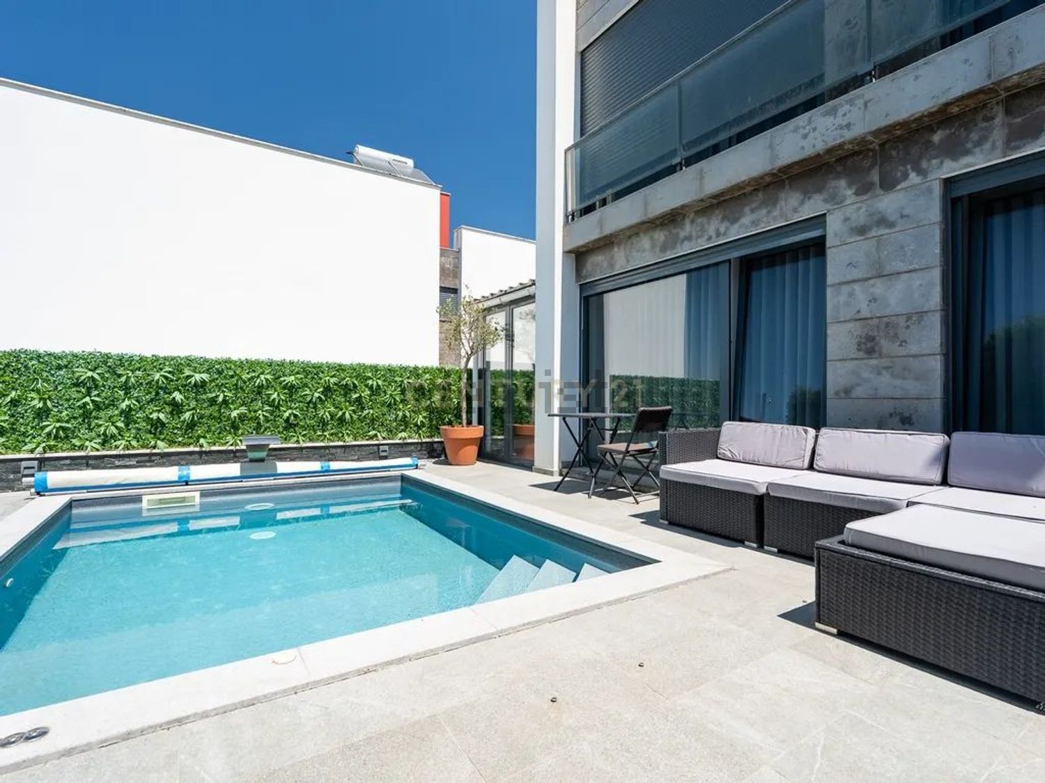 小楼房或独栋别墅出售在Rua dos Calços - 游泳池