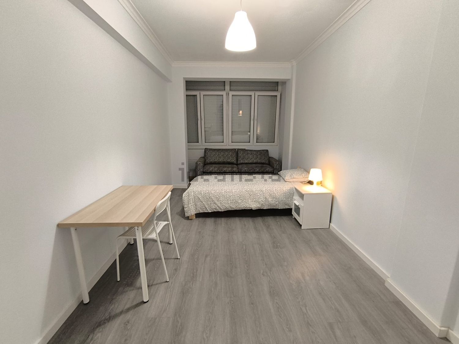 出租房间在Rua Aquilino Ribeiro - 卧室