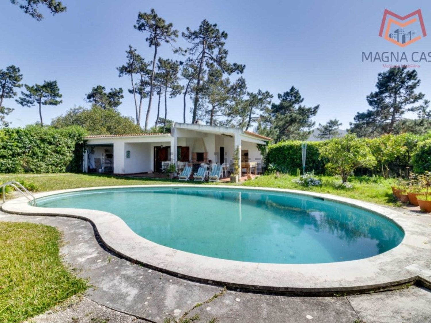 小楼房或独栋别墅出售在Rua dos Trovadores do Século XII - 游泳池