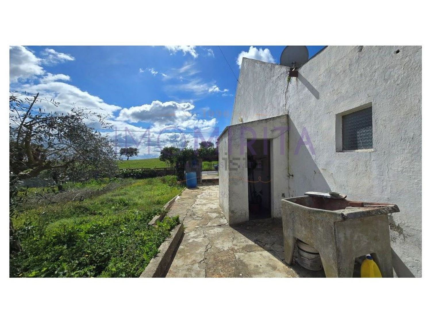 小楼房或独栋别墅出售在Rua do Chafariz - 外立面