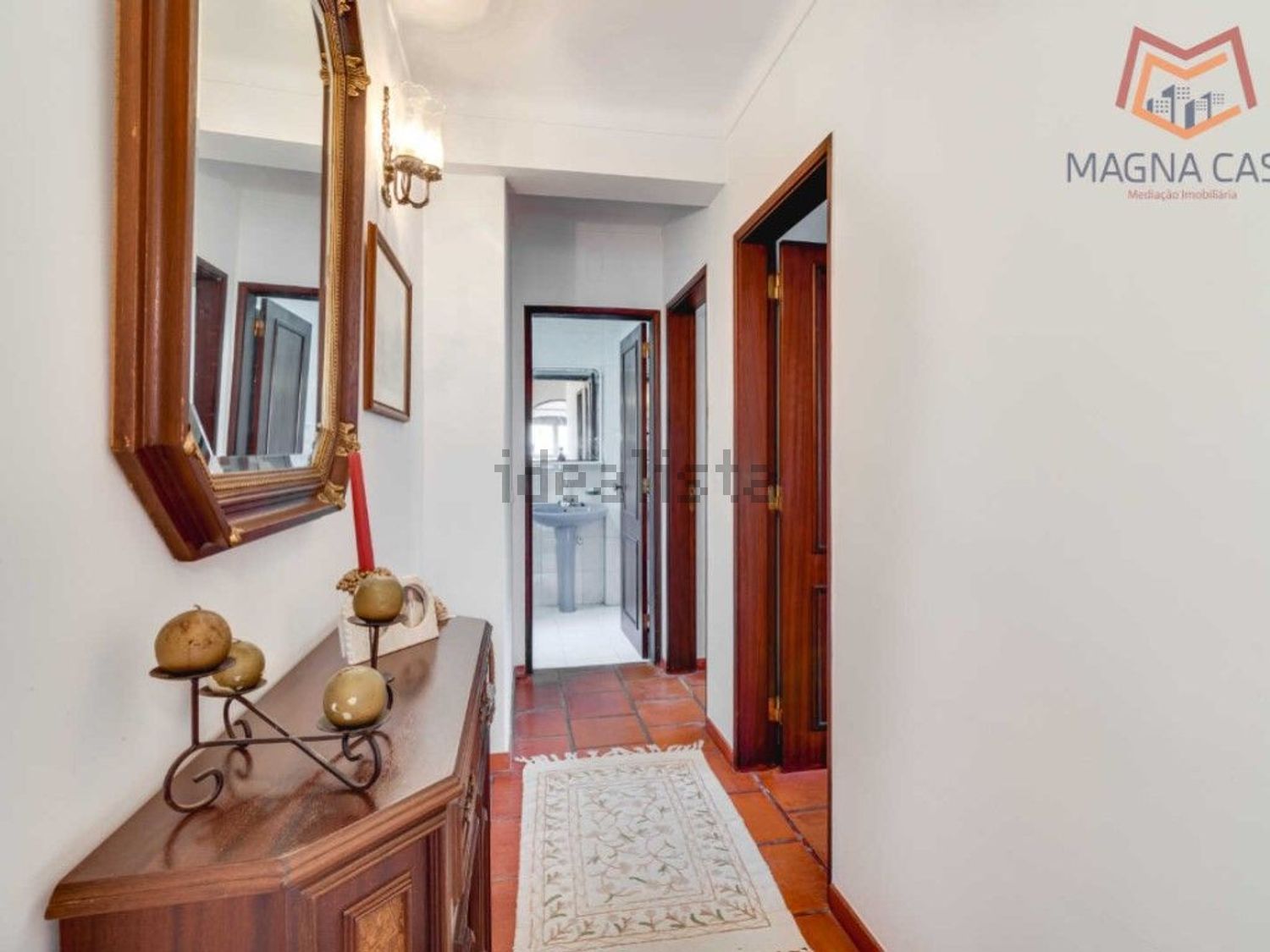 小楼房或独栋别墅出售在Rua dos Trovadores do Século XII - 过道