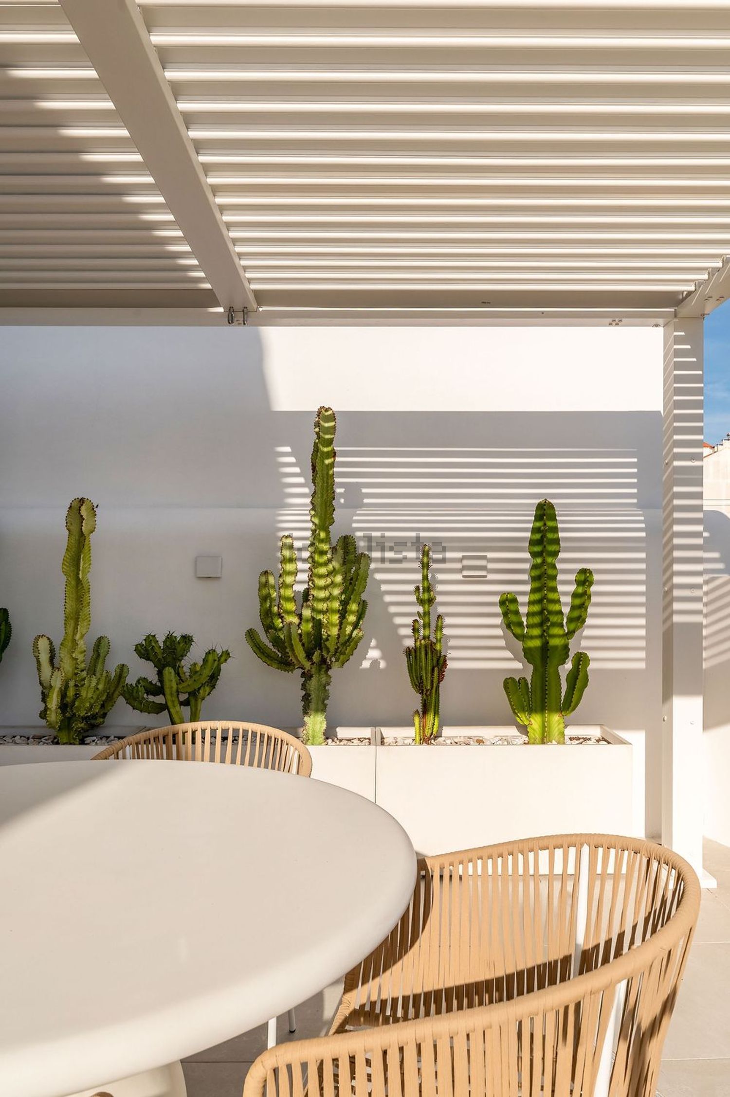 小楼房或独栋别墅出售在Avenida António Garcia de Castro - 阳台