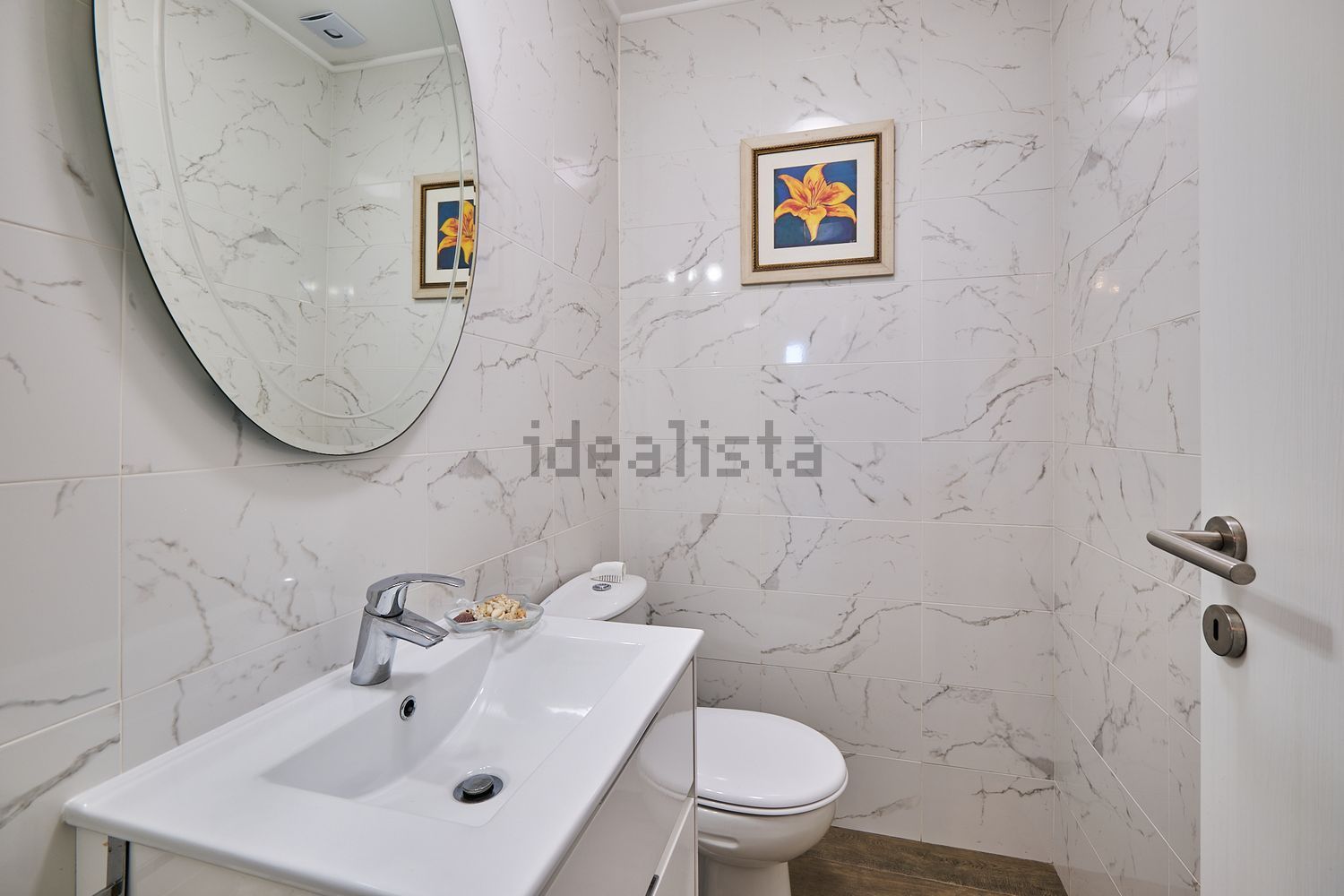 小楼房或独栋别墅出售在Rua da Bica - 卫生间