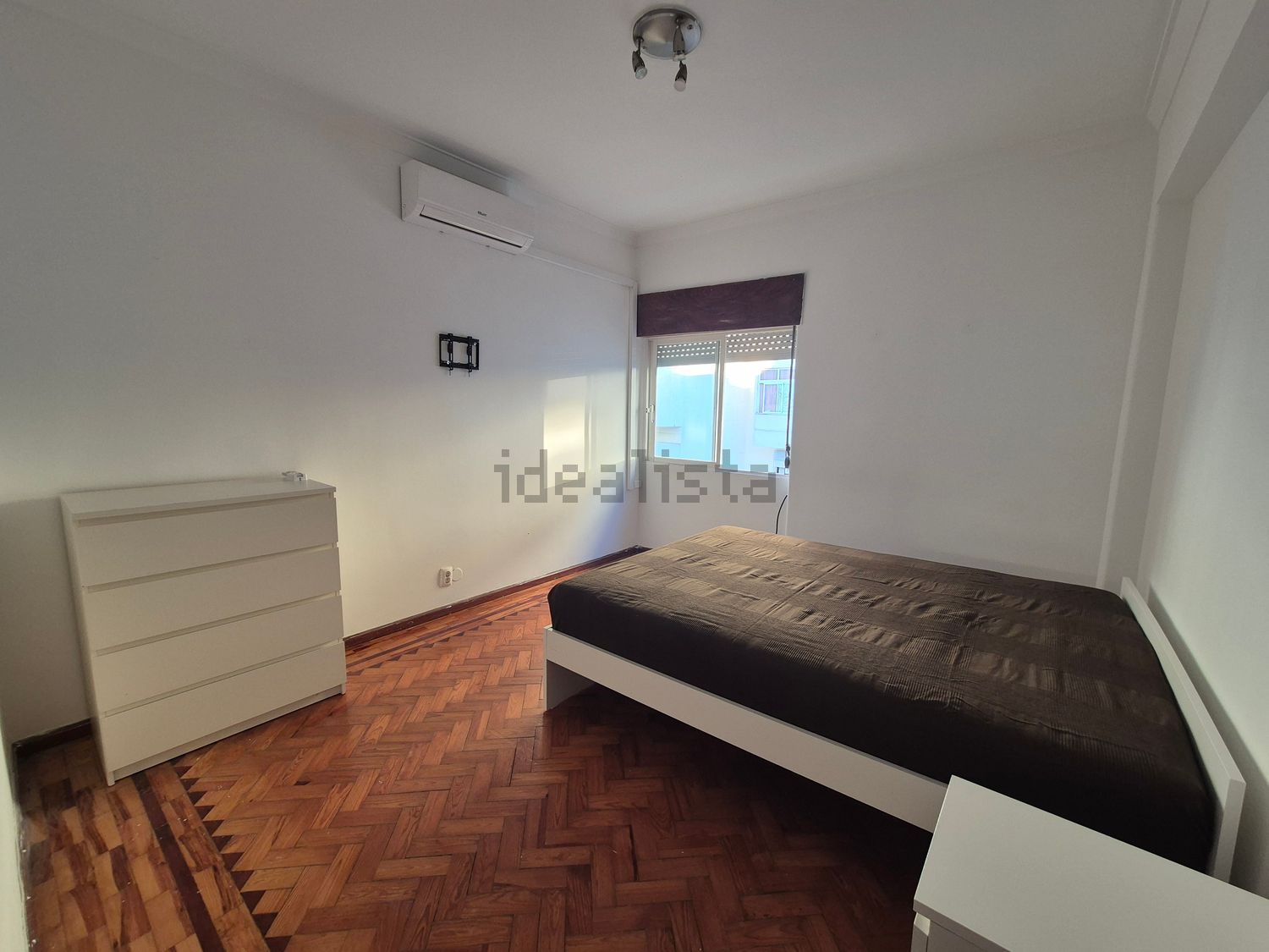 出租公寓 t2在Rua Engenheiro Quartin Graça, 18 - 卧室