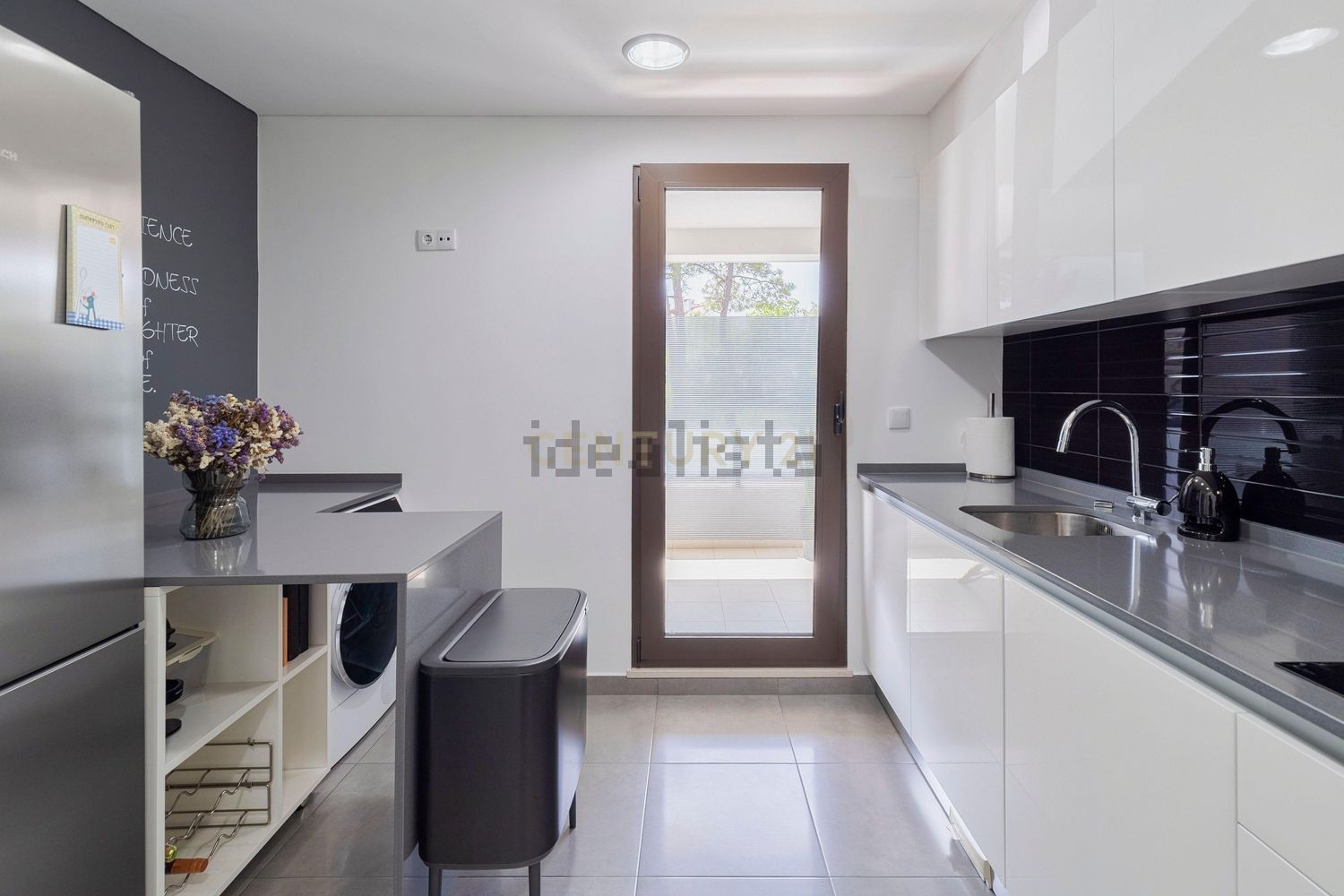 公寓 t1出售在Rua Vergílio Ferreira, 5 - 厨房