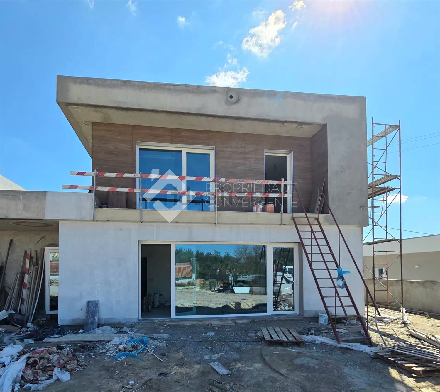 双拼别墅出售在Vendas de Azeitão - 外立面