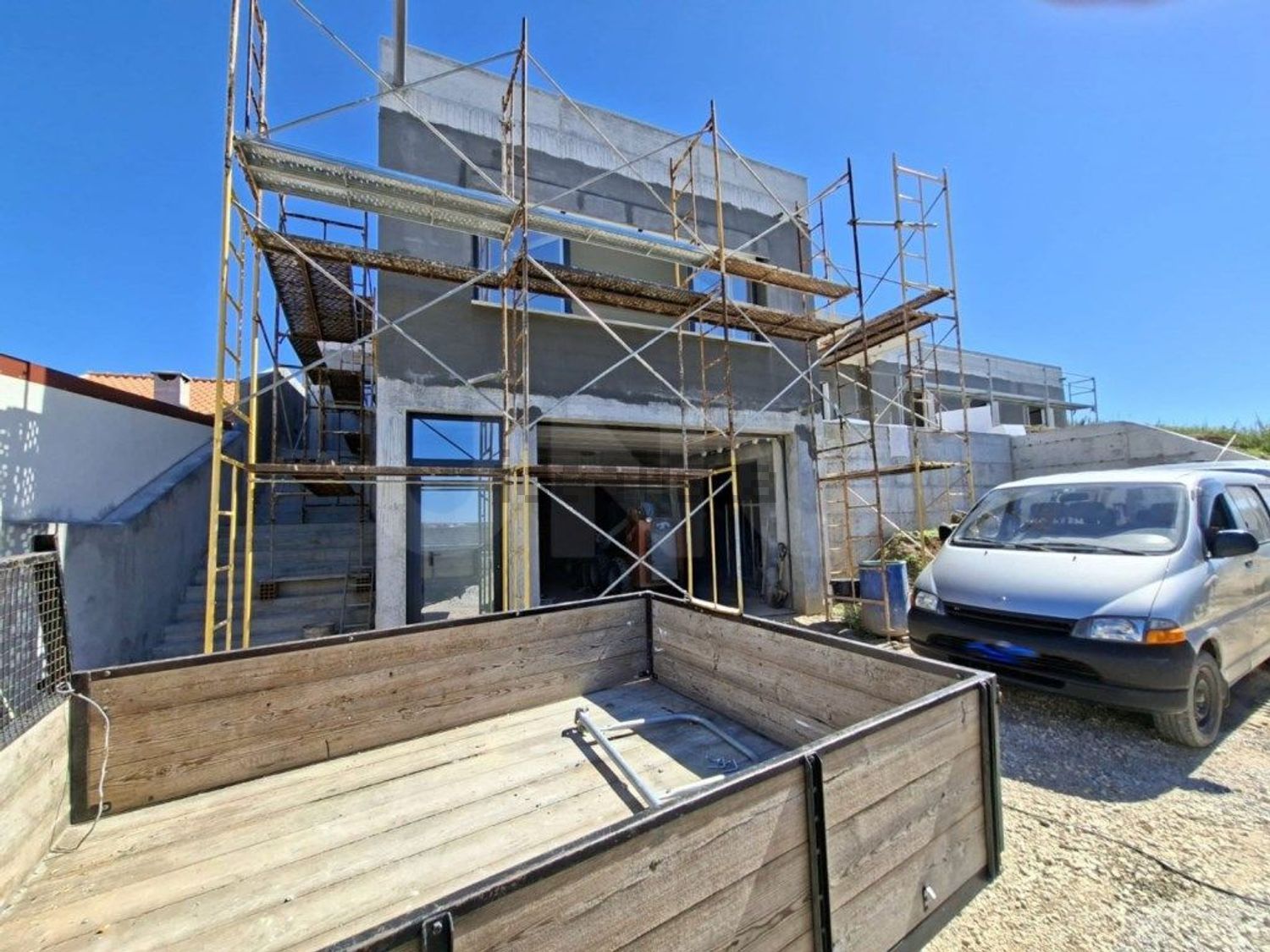 小楼房或独栋别墅出售在Rua da Estrada Militar - 视线