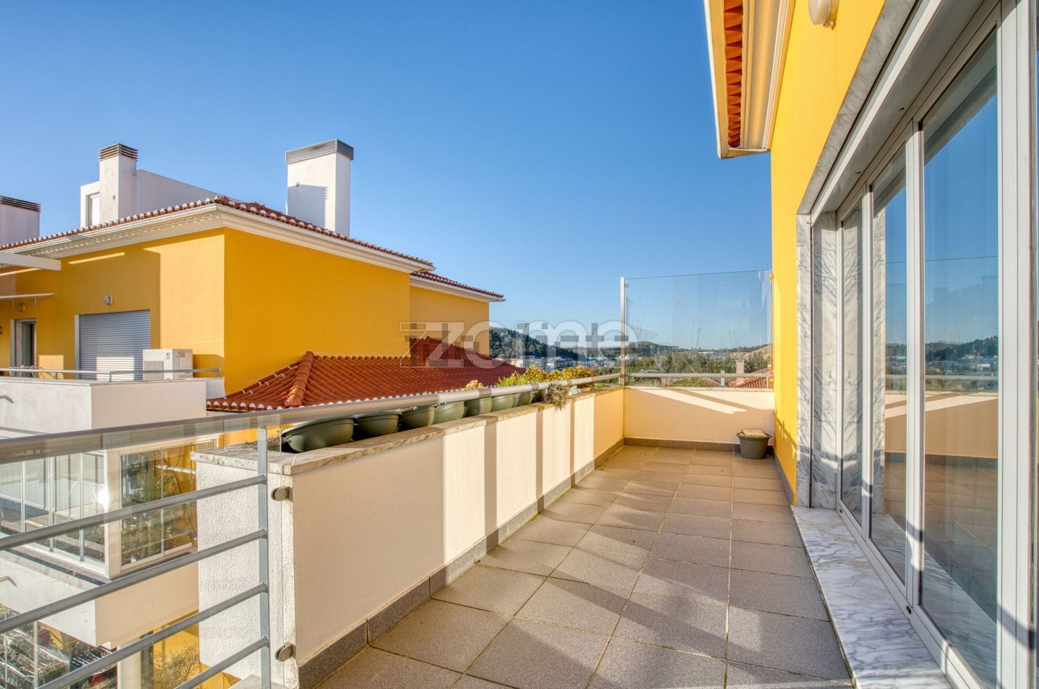 复式公寓出售在Rua dos Eucaliptos, 2 - 门廊