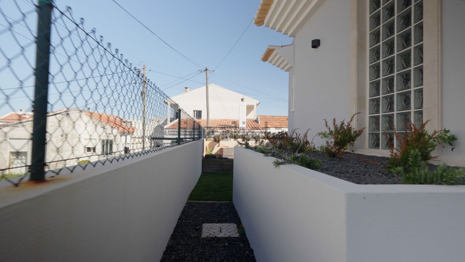 小楼房或独栋别墅出售在Estrada da Tomadia s/n - 阳台