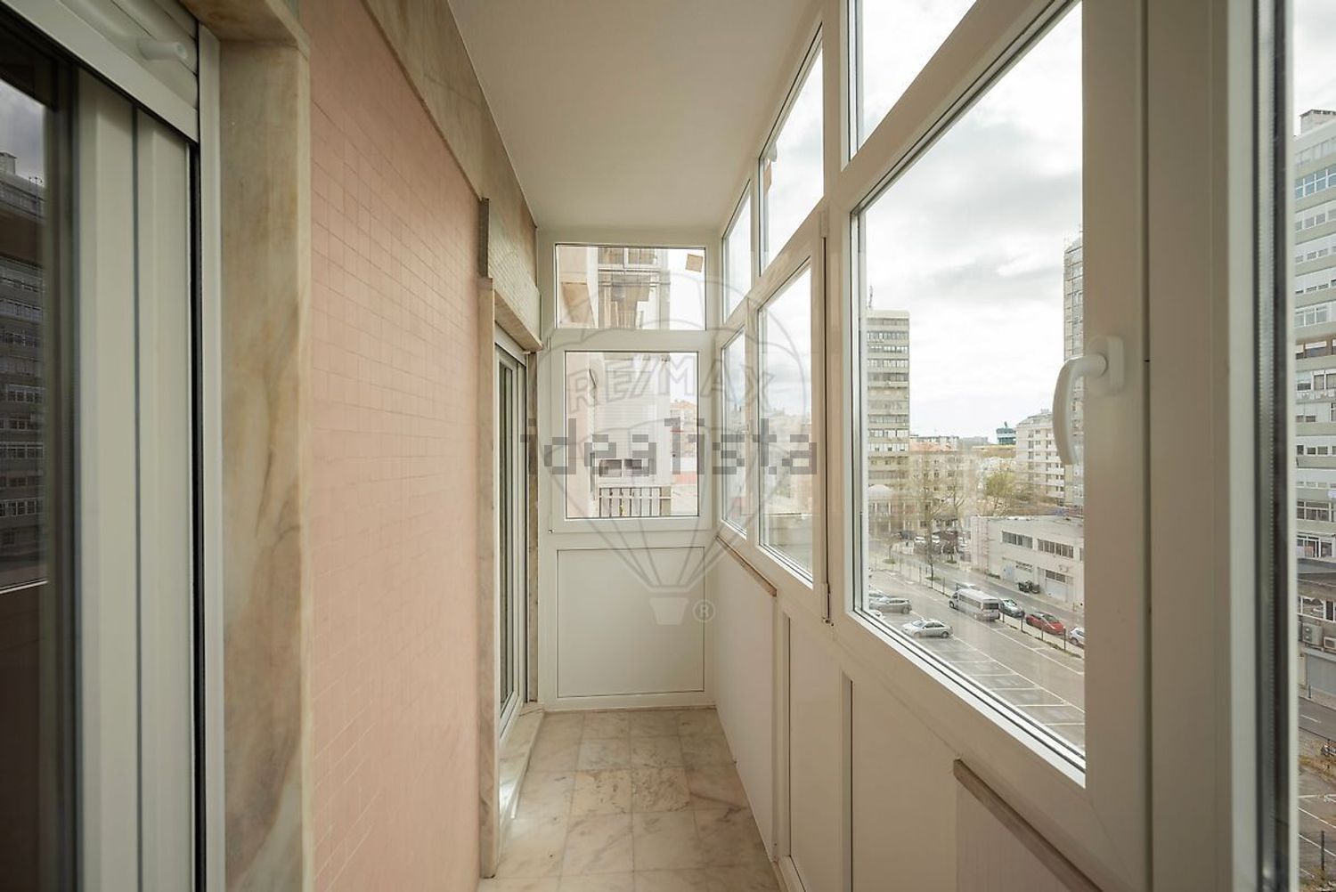 出租公寓 t2在Rua Luís Pastor de Macedo - 照片