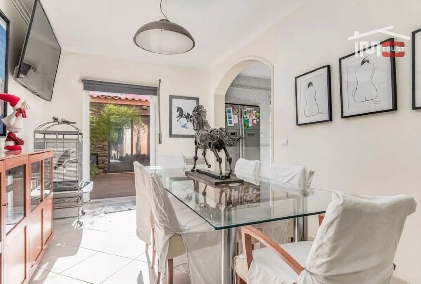 双拼别墅出售在Rua do Círio dos Olhos de Água