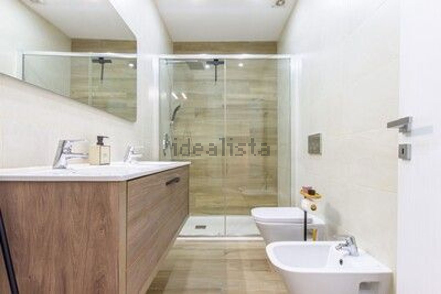 公寓 t3出售在Rua Dom Pedro de Almeida Portugal, 17 - 卫生间