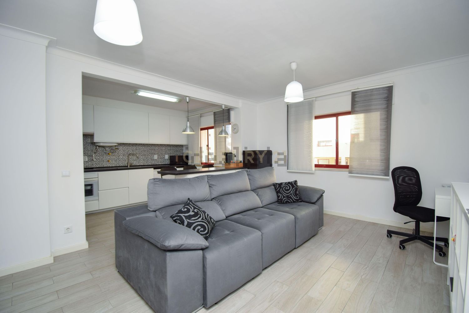 公寓 t2出售在Rua Capitão Salgueiro Maia, 8 - 客厅