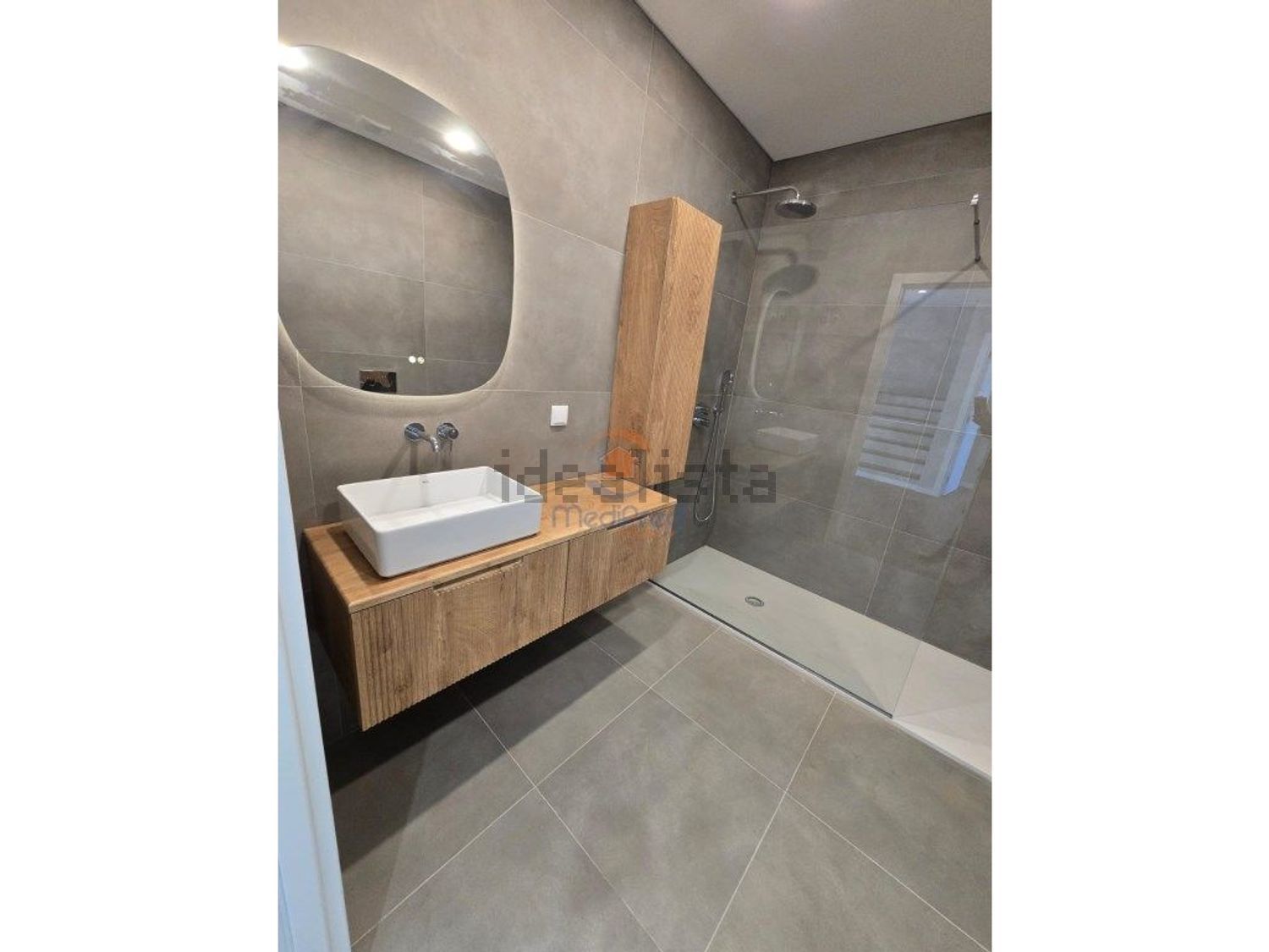 小楼房或独栋别墅出售在Pontinha e Famões - 卫生间