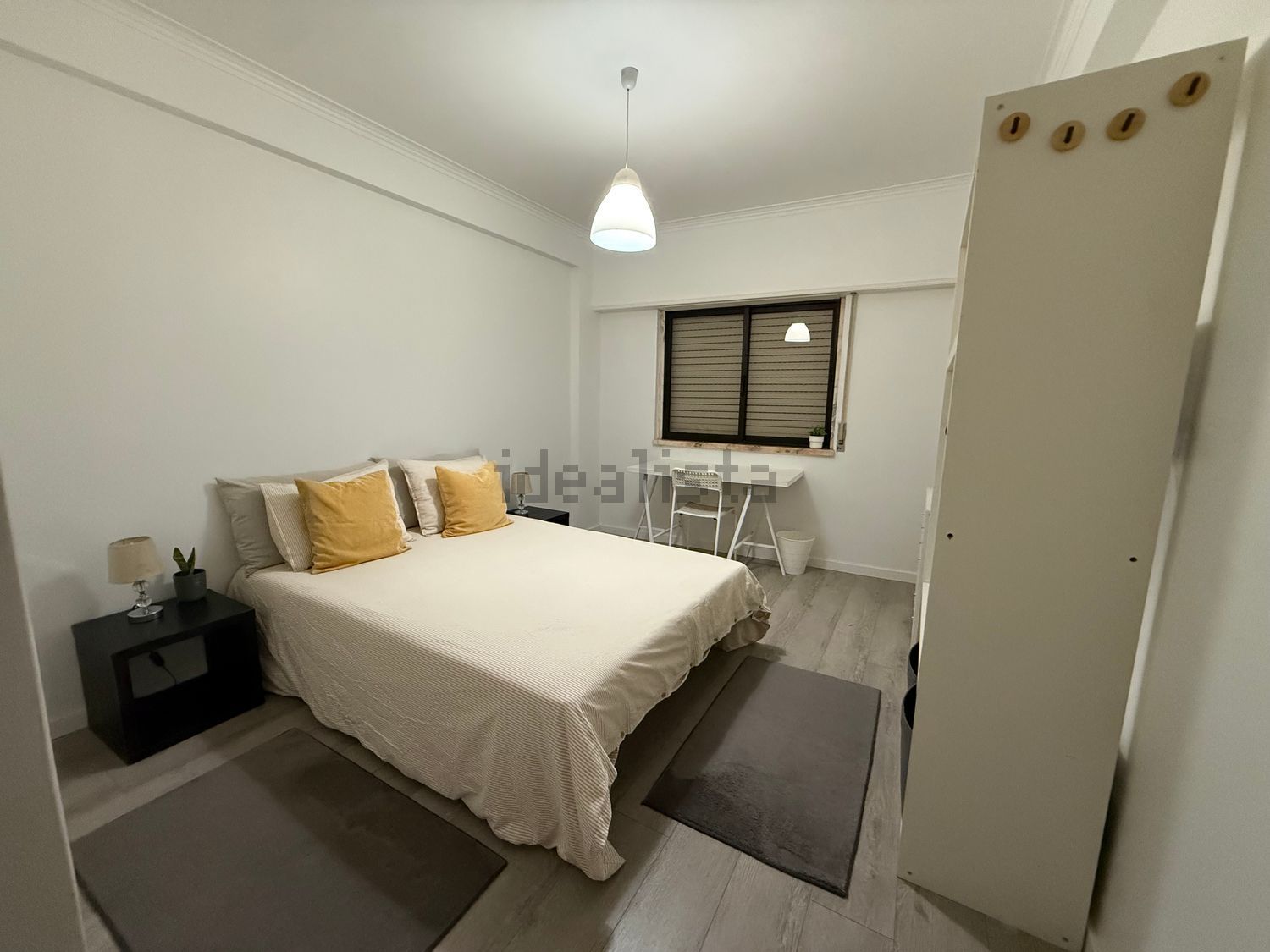 出租房间在Rua António Pedro, 11 - 卧室