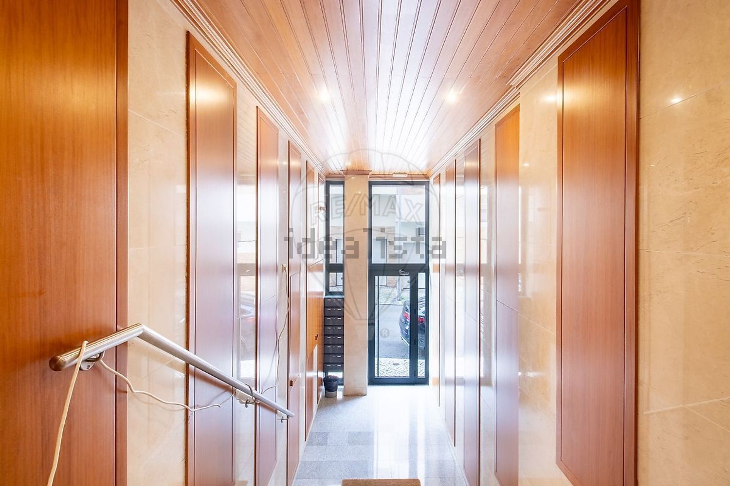 公寓 t3出售在Largo 5 de Outubro - 过道