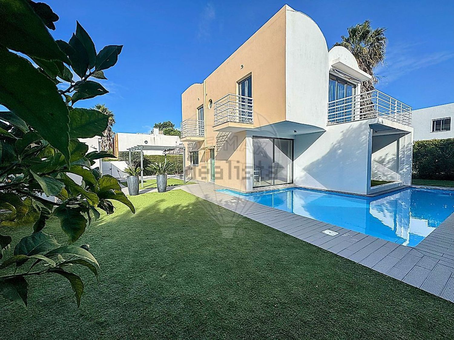 出租小楼房或独栋别墅在Rua Rosa Ramalho, 31 - 游泳池