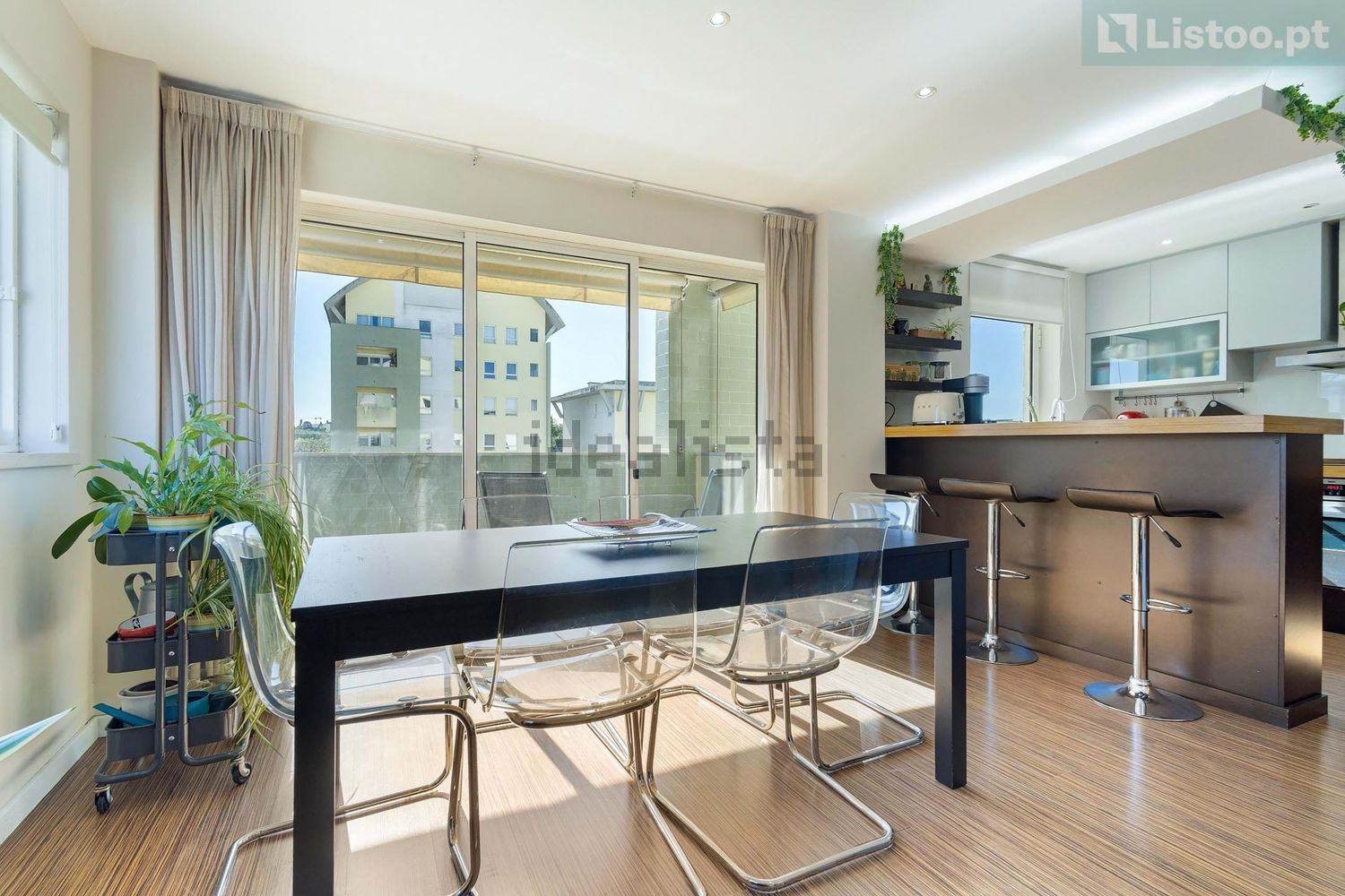 公寓 t3出售在Rua Álvaro Benamor - 客厅