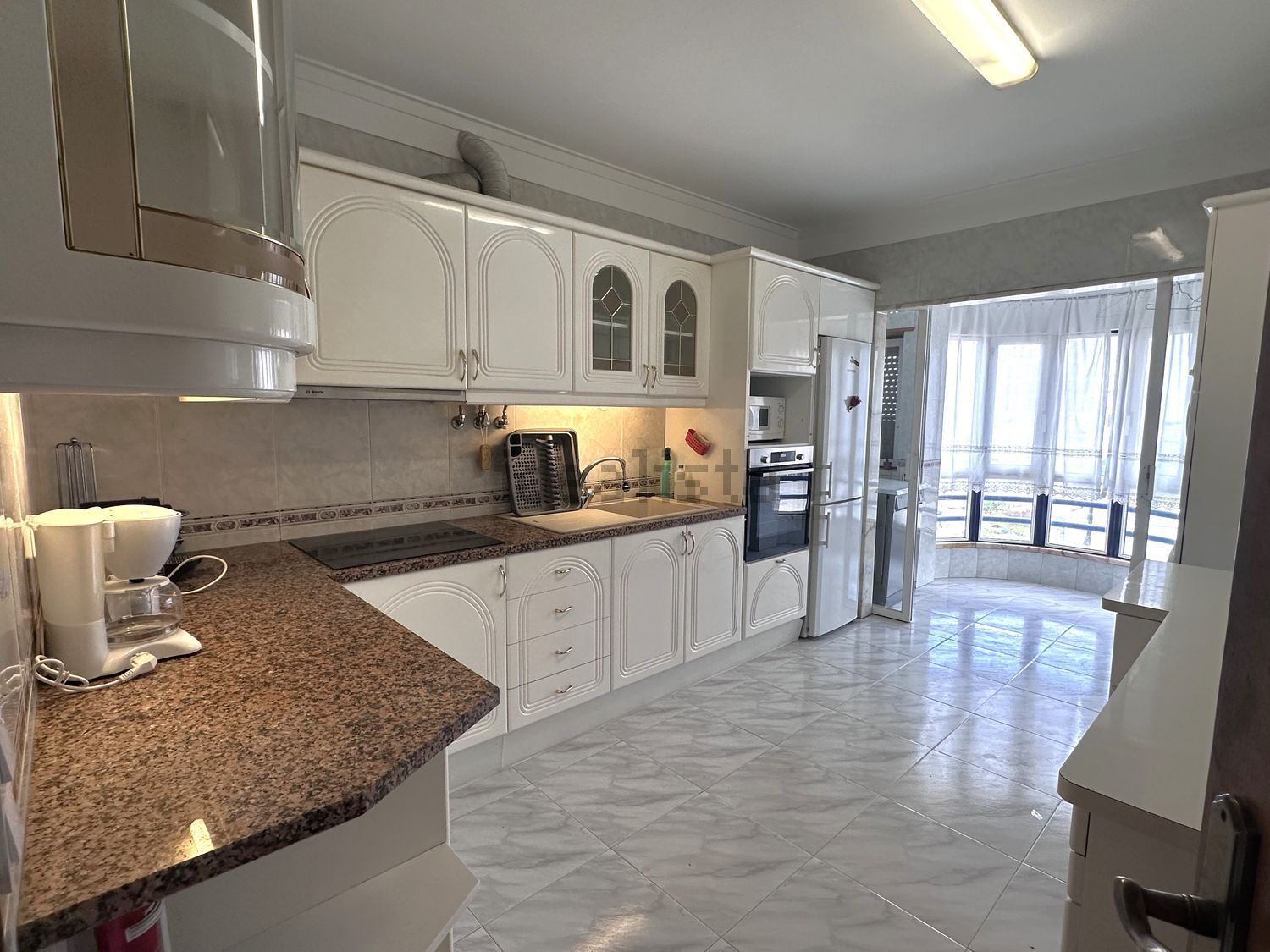 出租公寓 t4在Rua Ventura Abrantes, 7 - 厨房