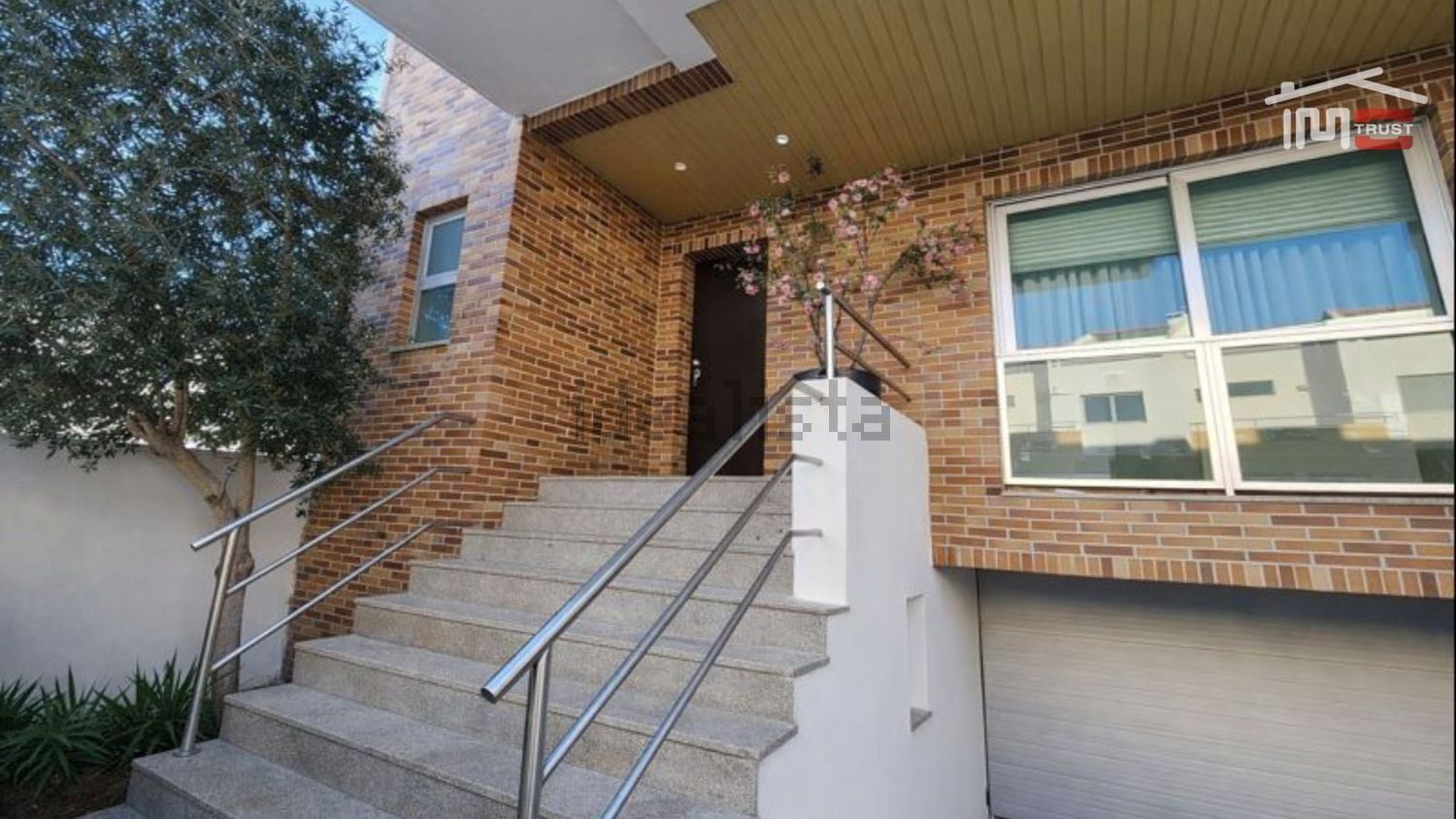 双拼别墅出售在Rua da Fábrica - 外立面