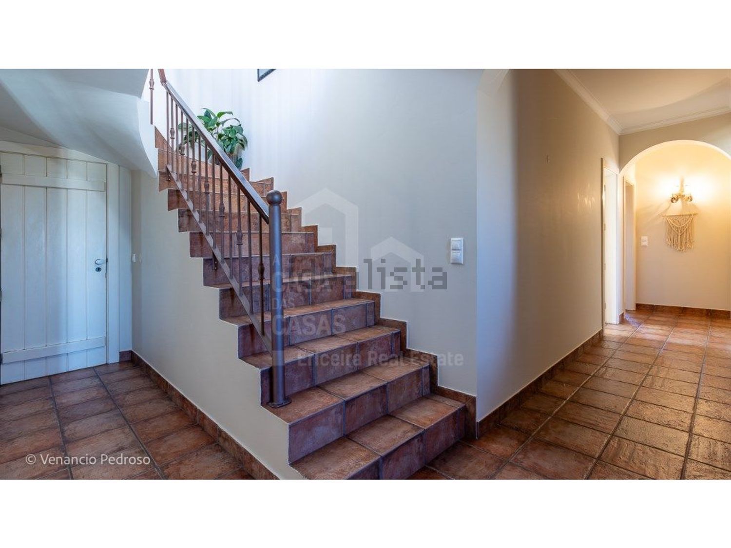 小楼房或独栋别墅出售在Encarnação - 详情