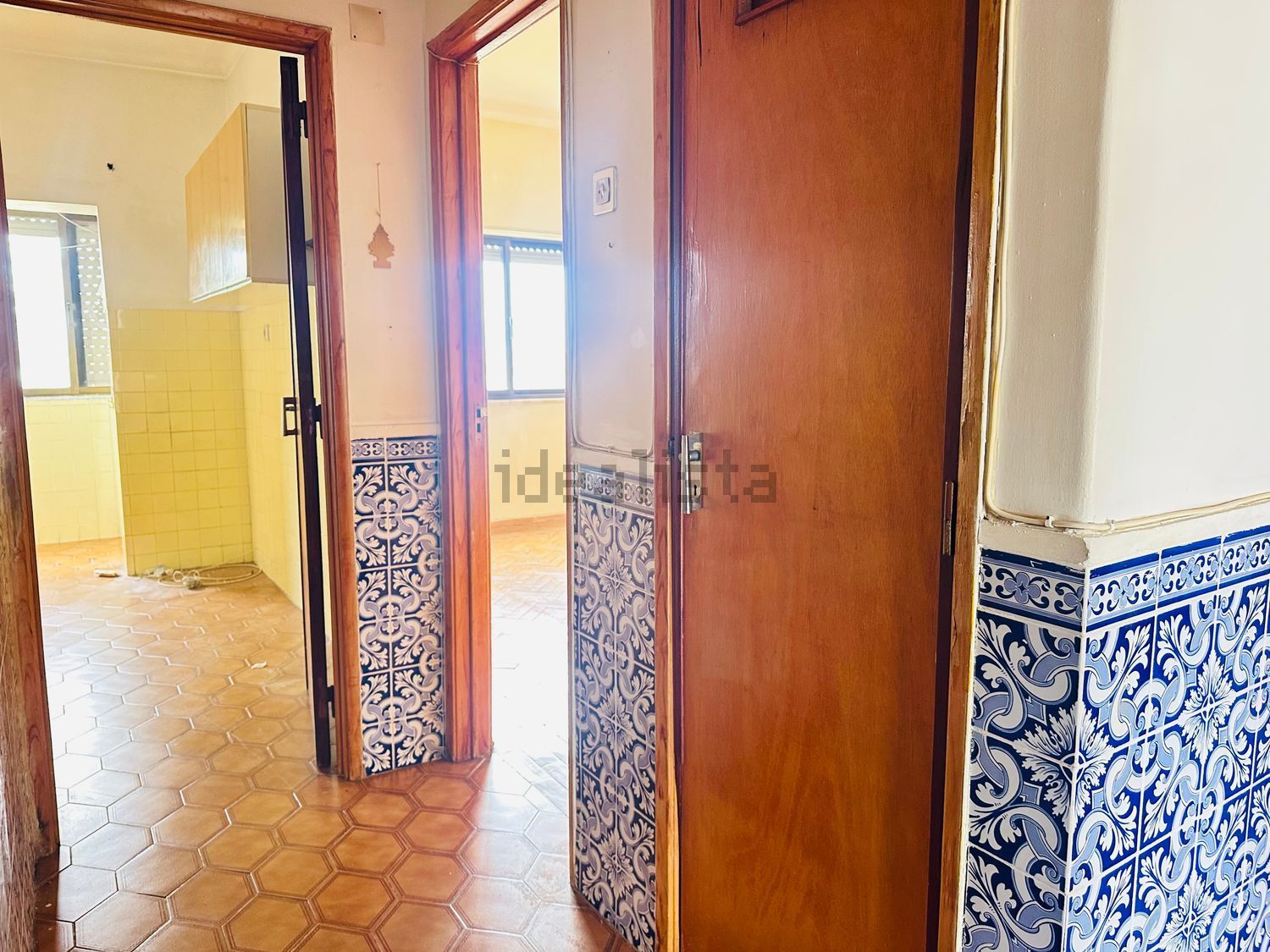 公寓 t2出售在Rua Adelina Abranches - 过道