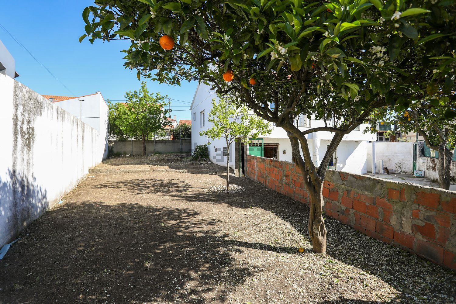 小楼房或独栋别墅出售在Rua dos Pastores - 外立面