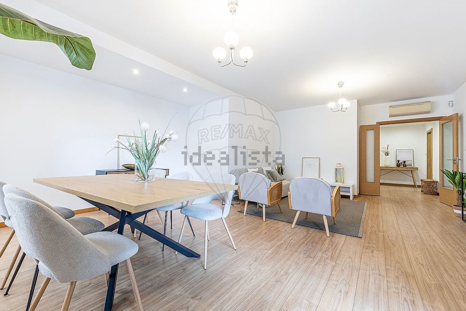 公寓 t3出售在Avenida Diogo Cão - 客厅