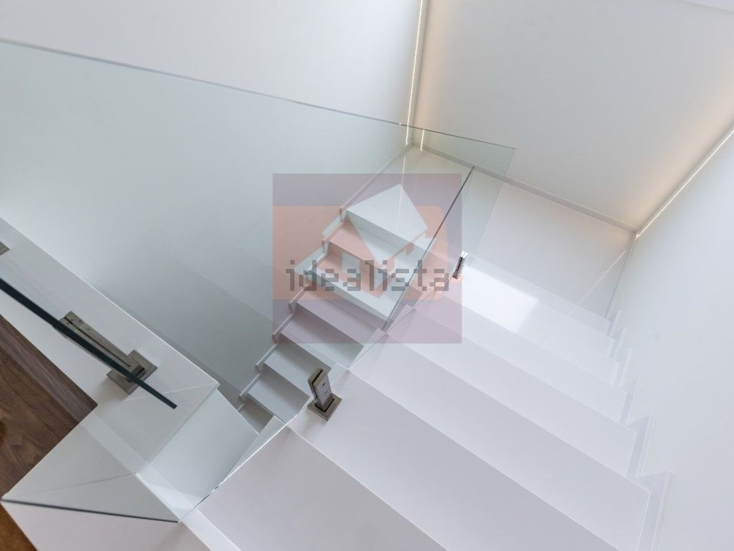 小楼房或独栋别墅出售在Pontinha e Famões - 详情