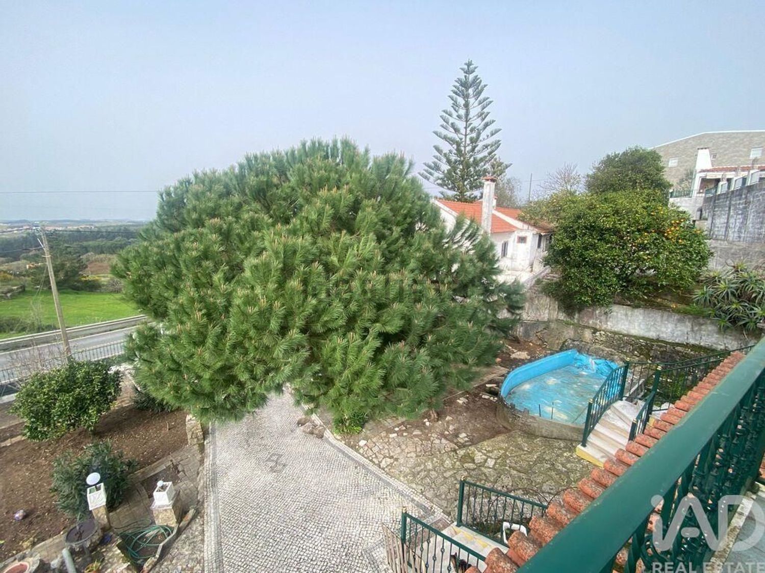 小楼房或独栋别墅出售在Lamas e Cercal - 花园