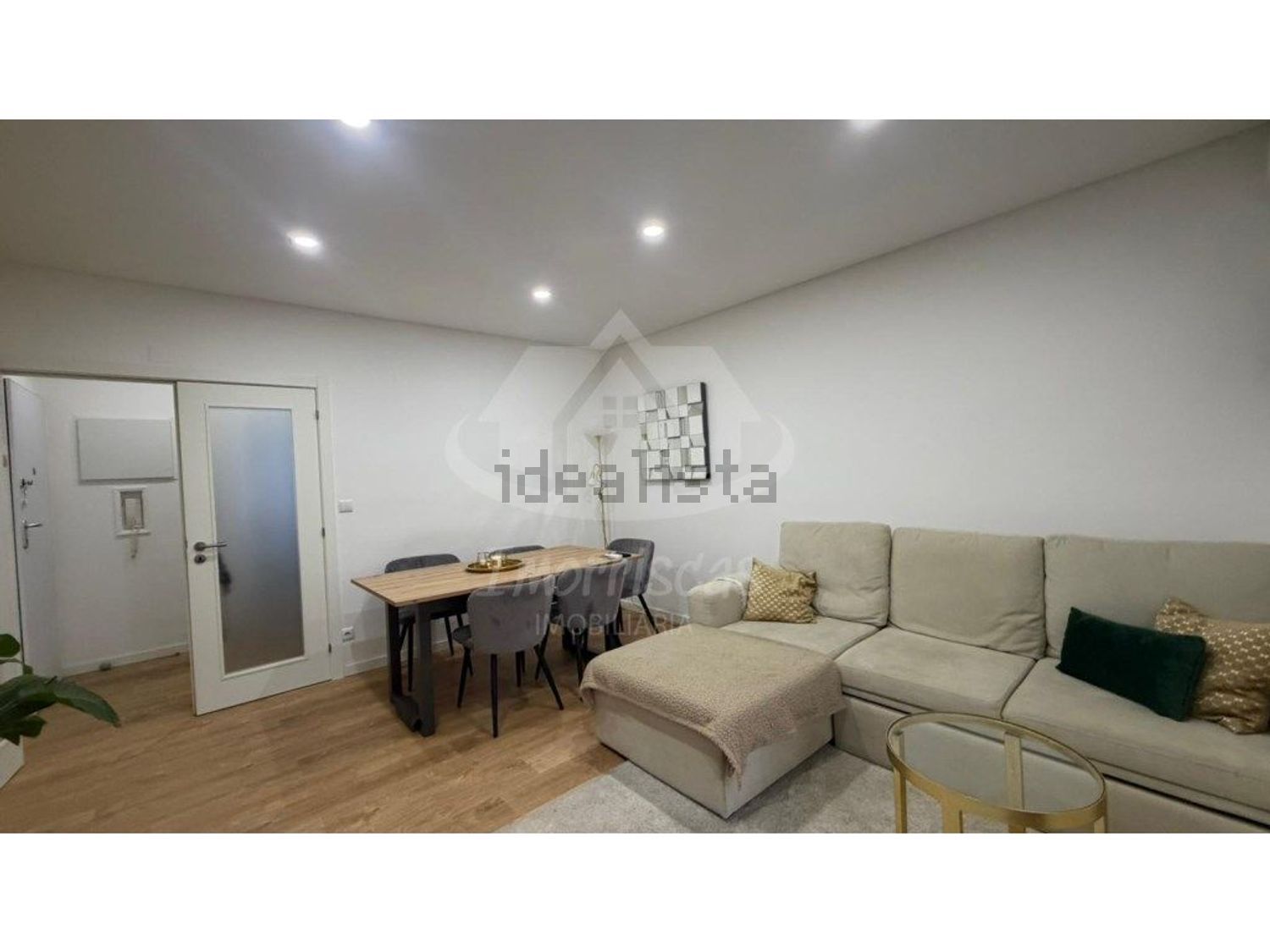 公寓 t2出售在Rua 5 de Outubro - 客厅