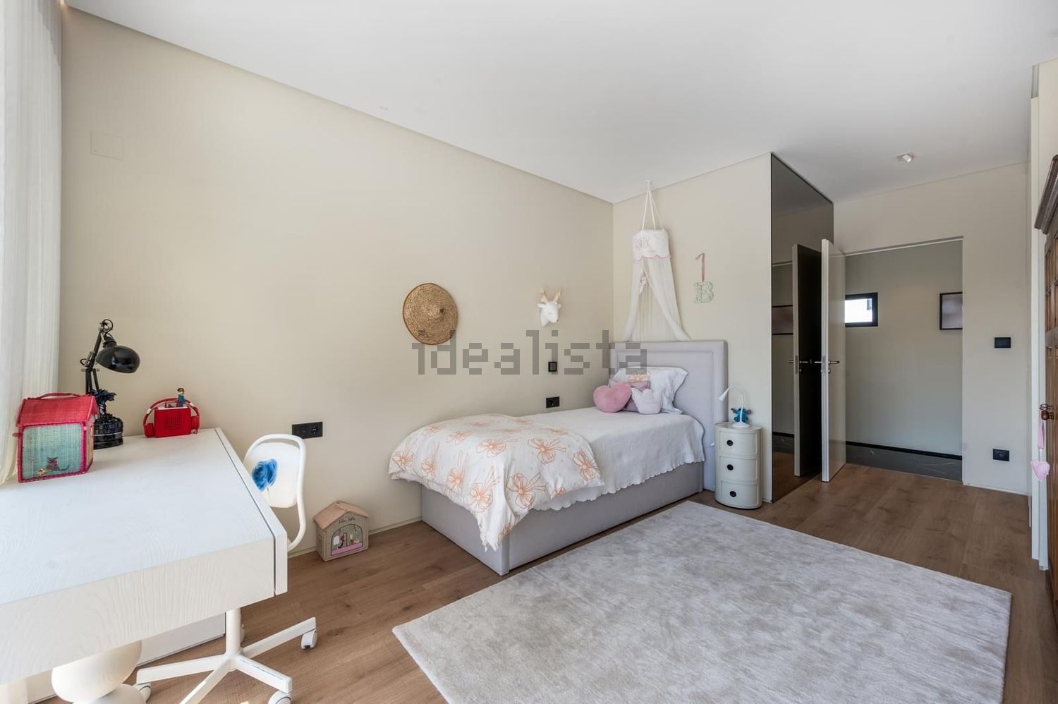 小楼房或独栋别墅出售在Rua das Lombas - 卧室