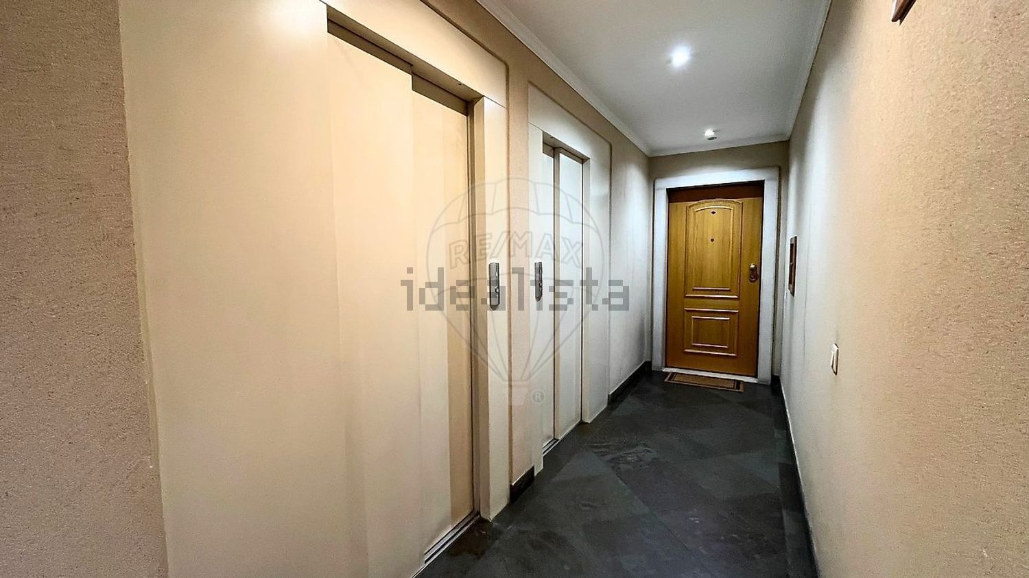 公寓 t3出售在Rua Domingos Rebelo - 过道