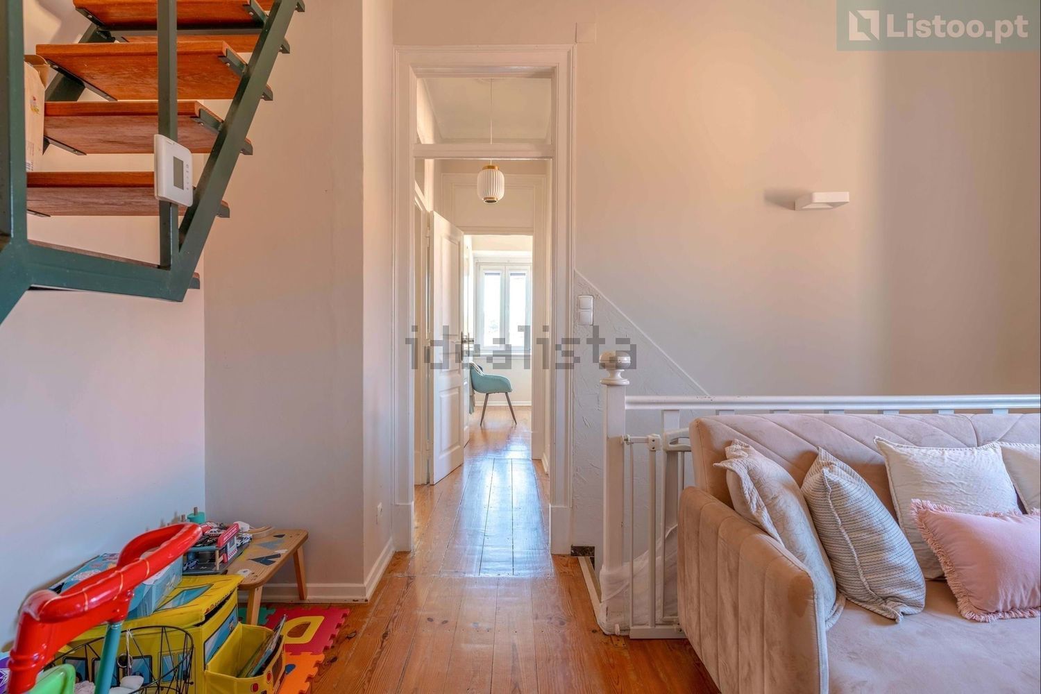 小楼房或别墅出售在Rua Dom António Correia de Sá - 过道